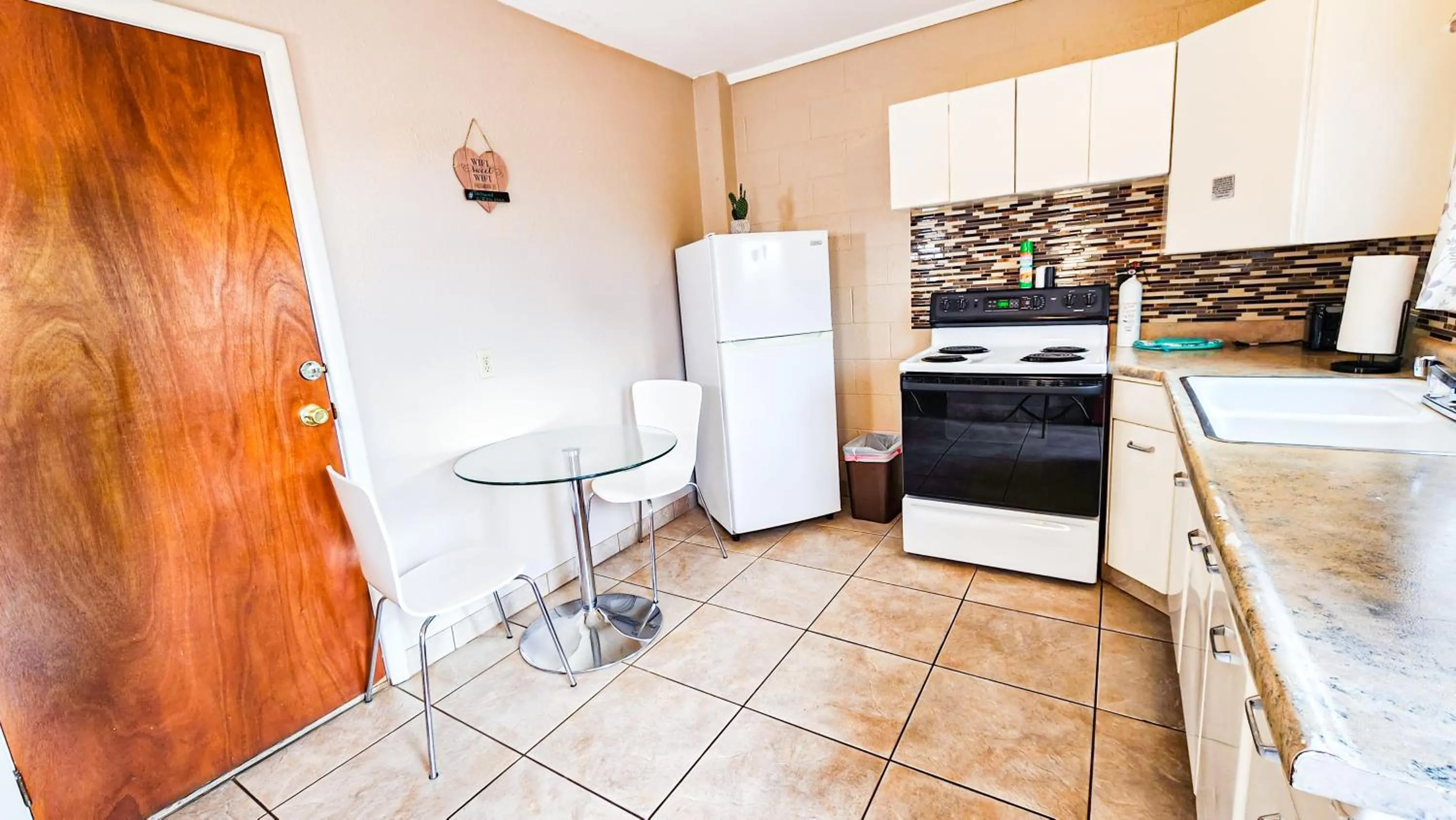 Red Rock Motel and Dam Motel