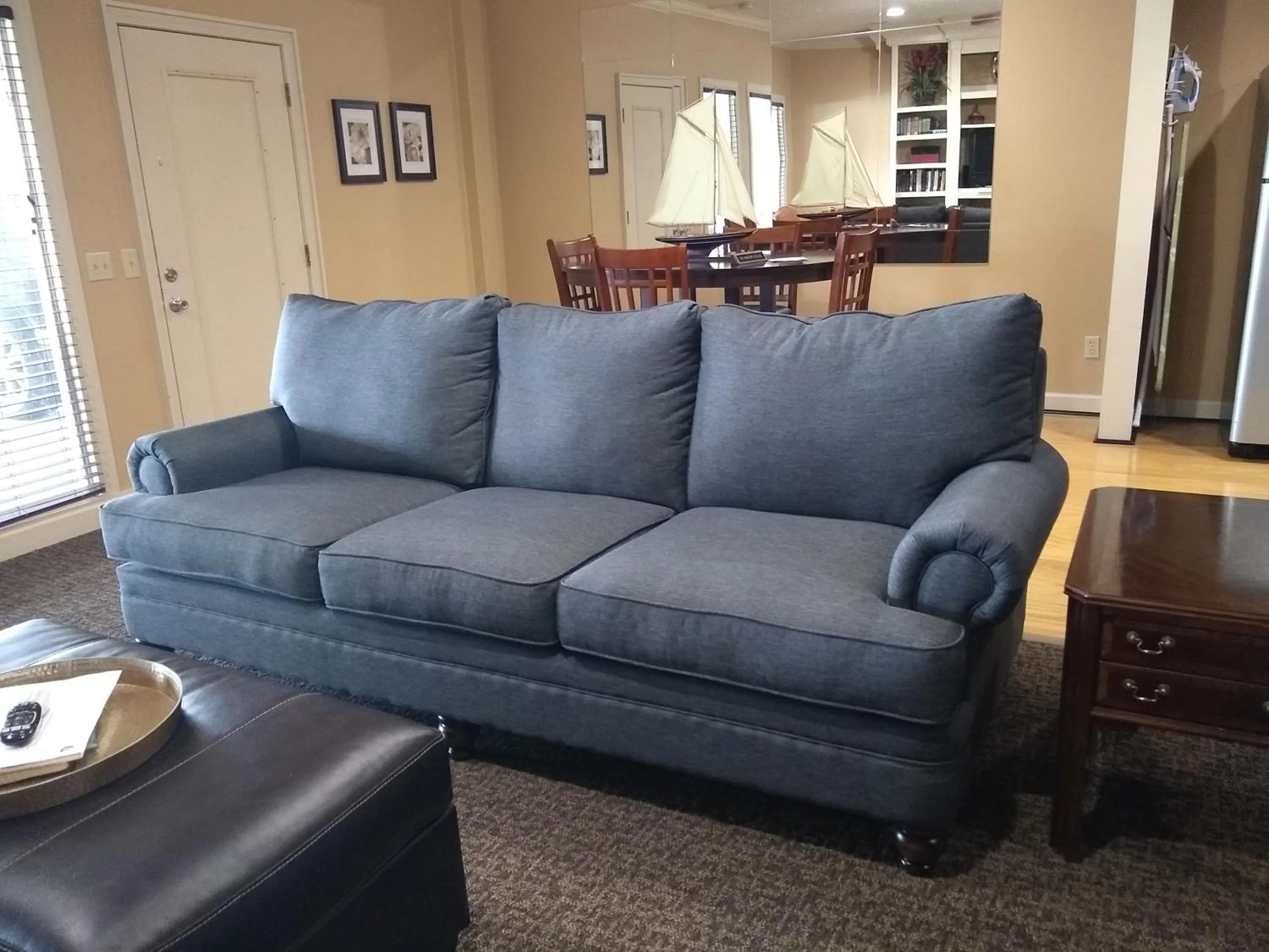 Living room in Southern Comfort Suites