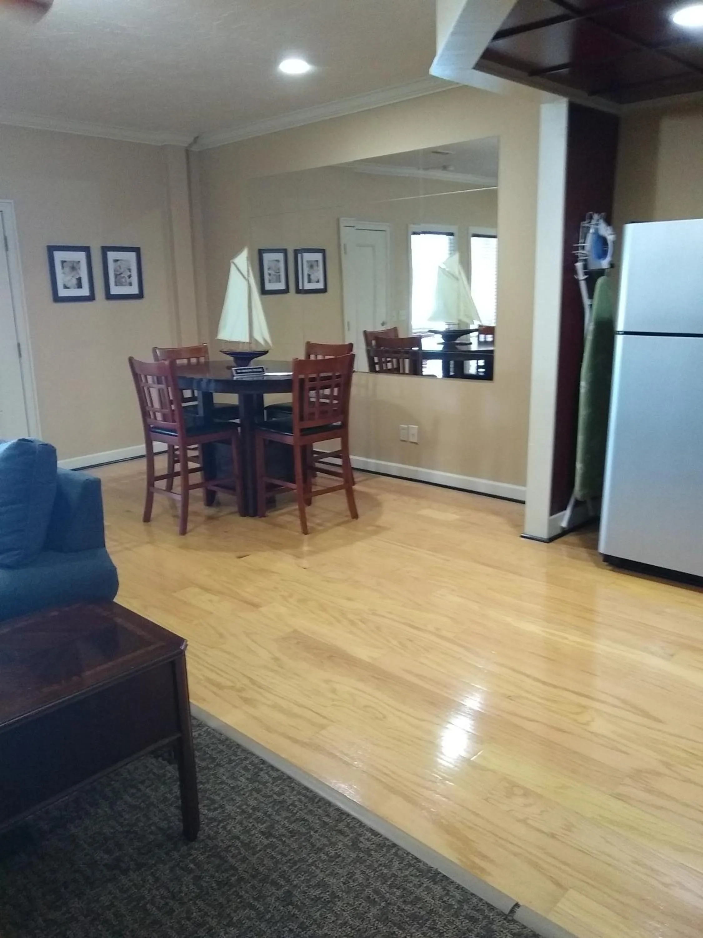 Dining area in Southern Comfort Suites
