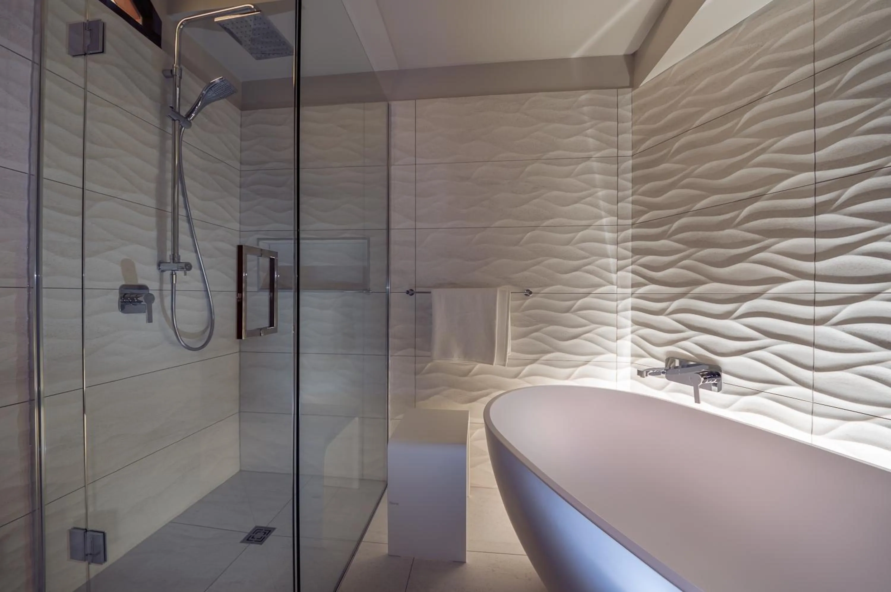 Shower in Absolute Beach front-Tutukaka Harbour