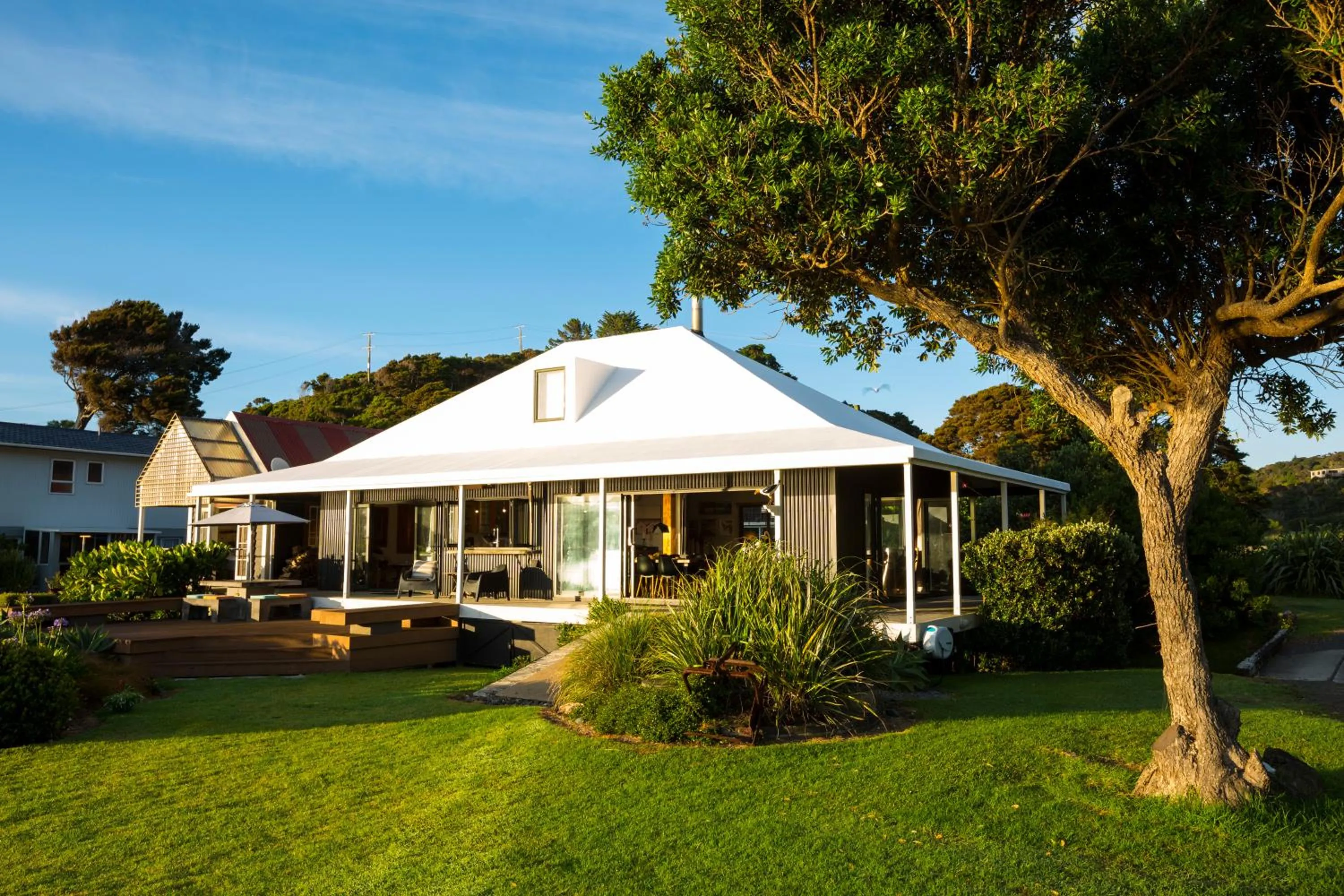 Property building in Absolute Beach front-Tutukaka Harbour