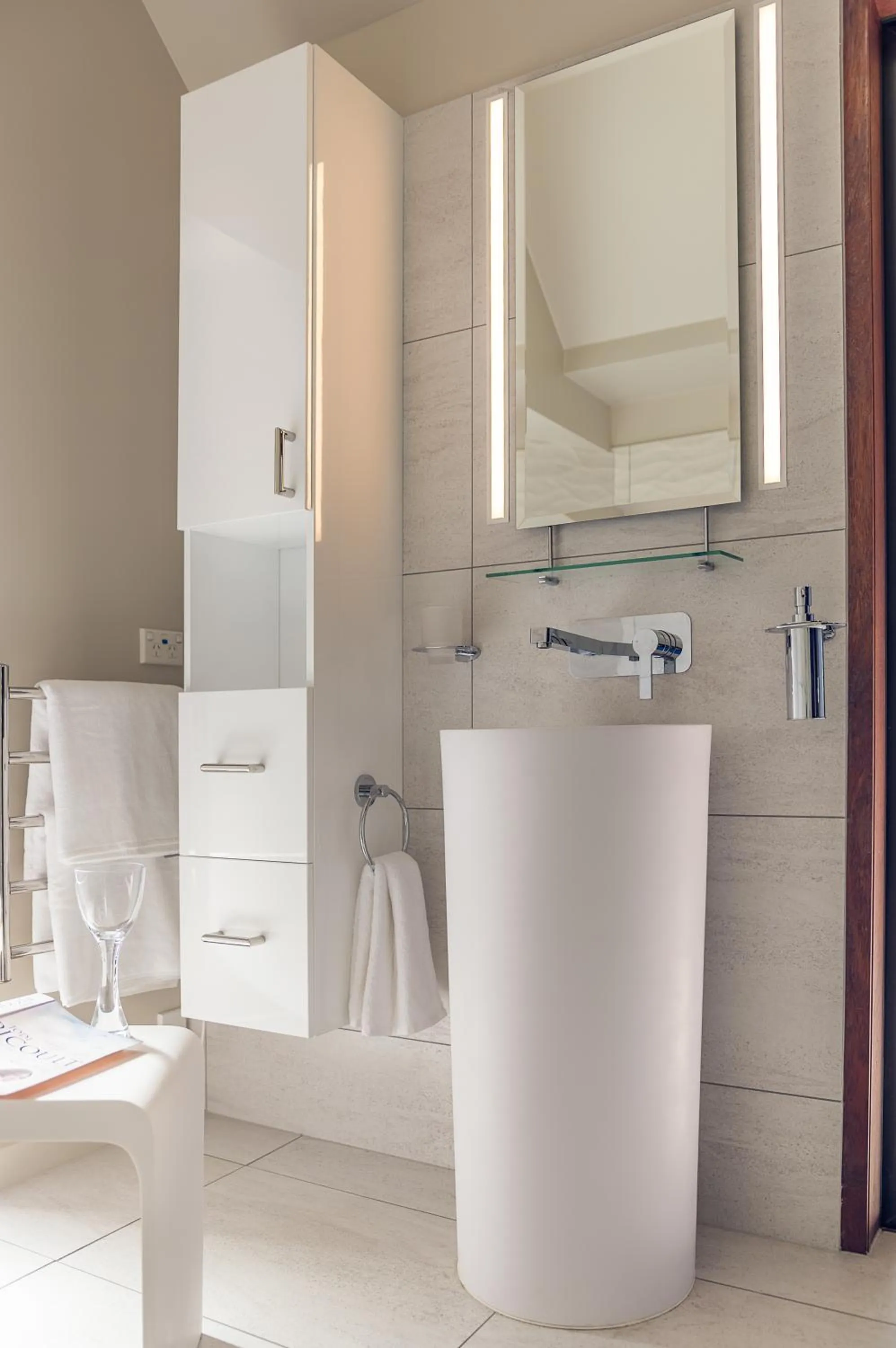 Shower in Absolute Beach front-Tutukaka Harbour