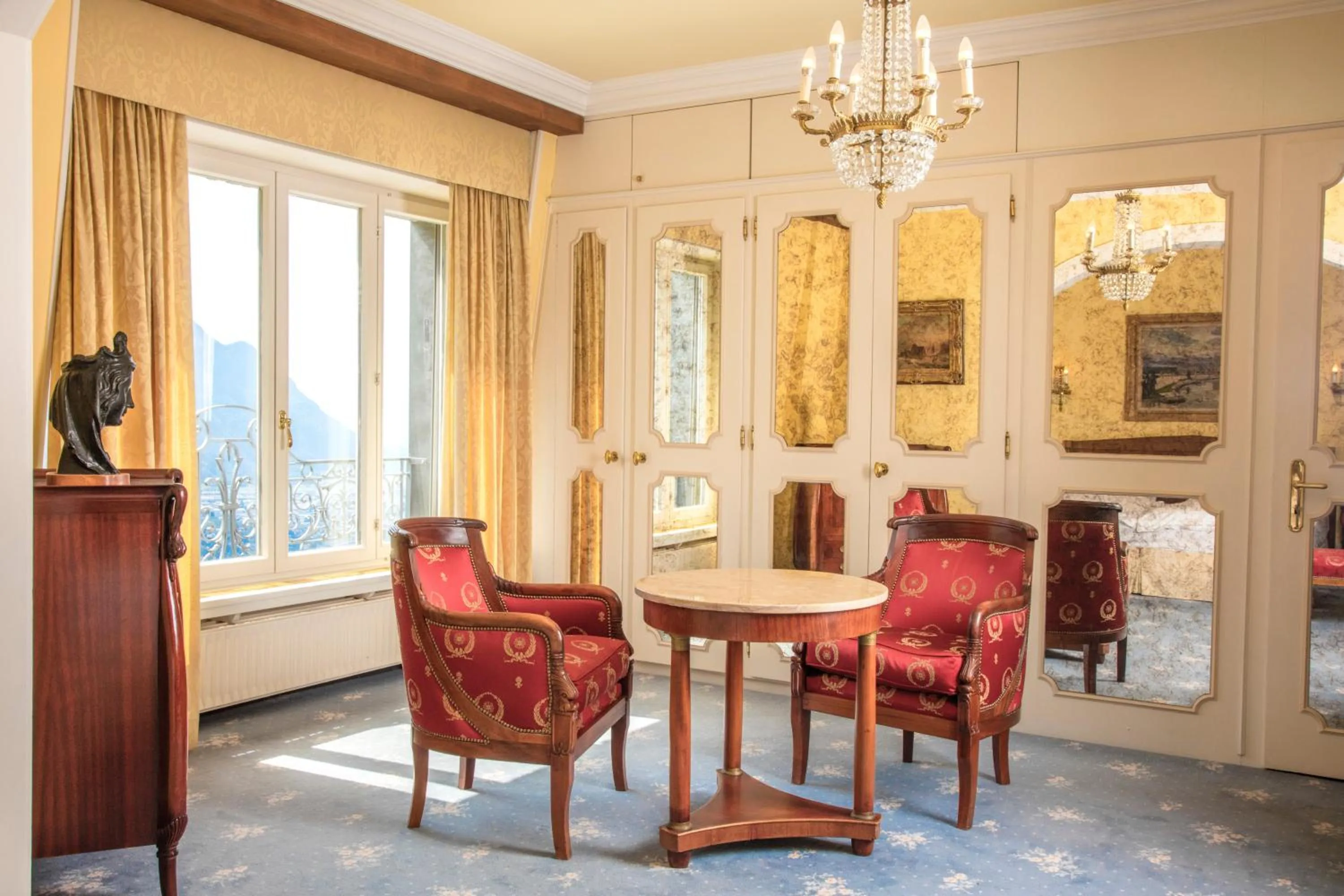 Seating area in Hotel Victoria Glion