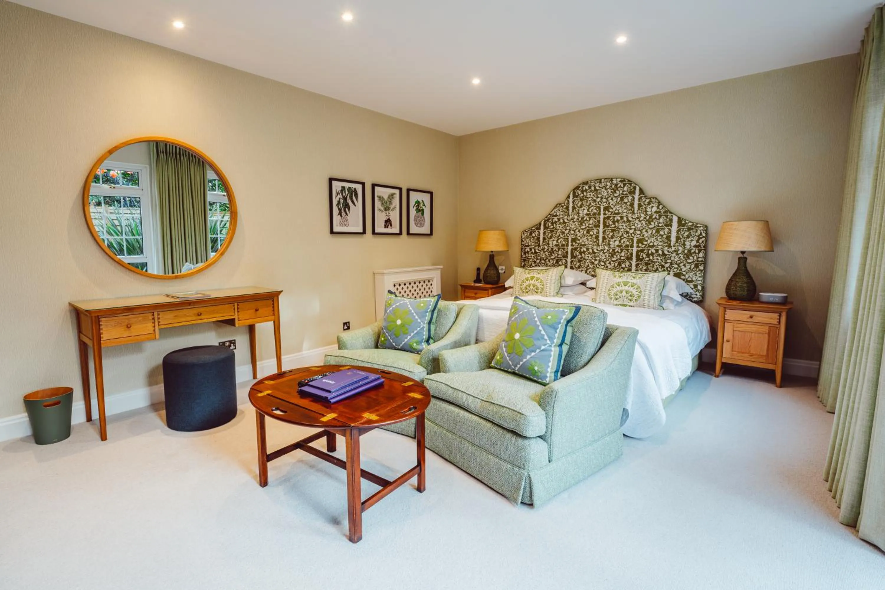 Bedroom, Bed in Longueville Manor