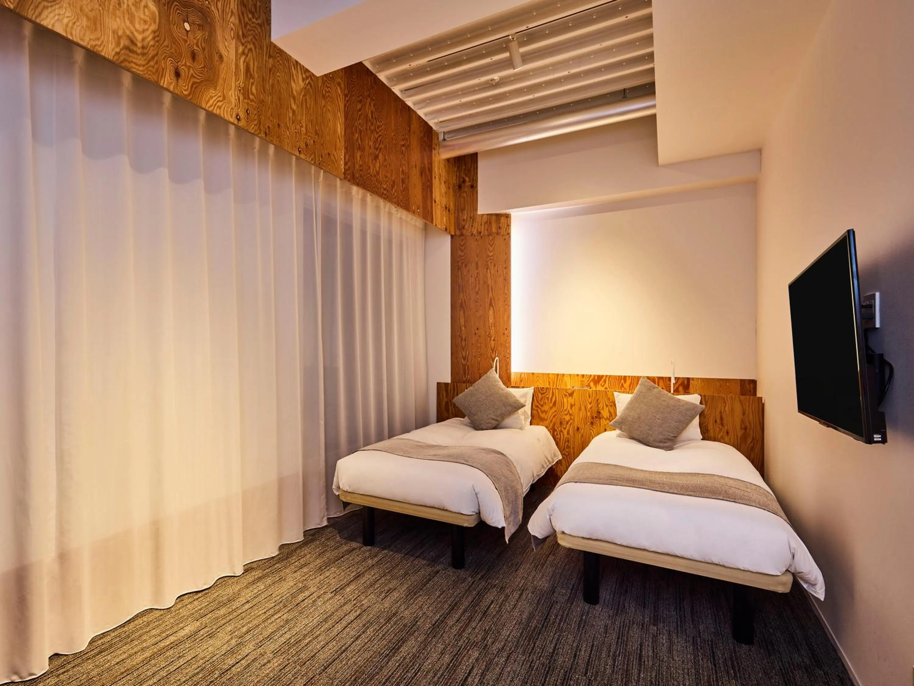 Photo of the whole room, Bed in ONE@Tokyo by insomnia