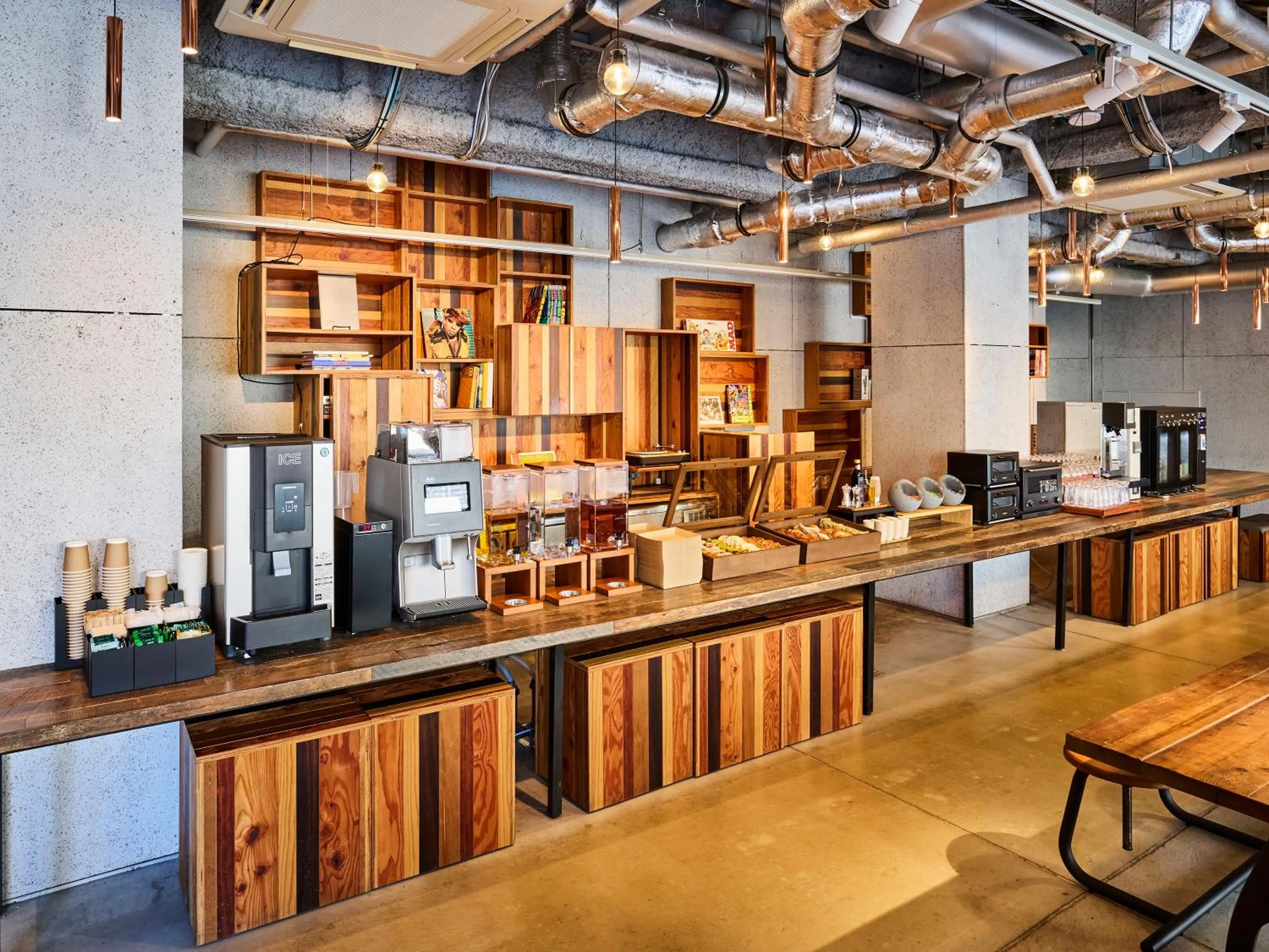 Lounge or bar in ONE@Tokyo by insomnia