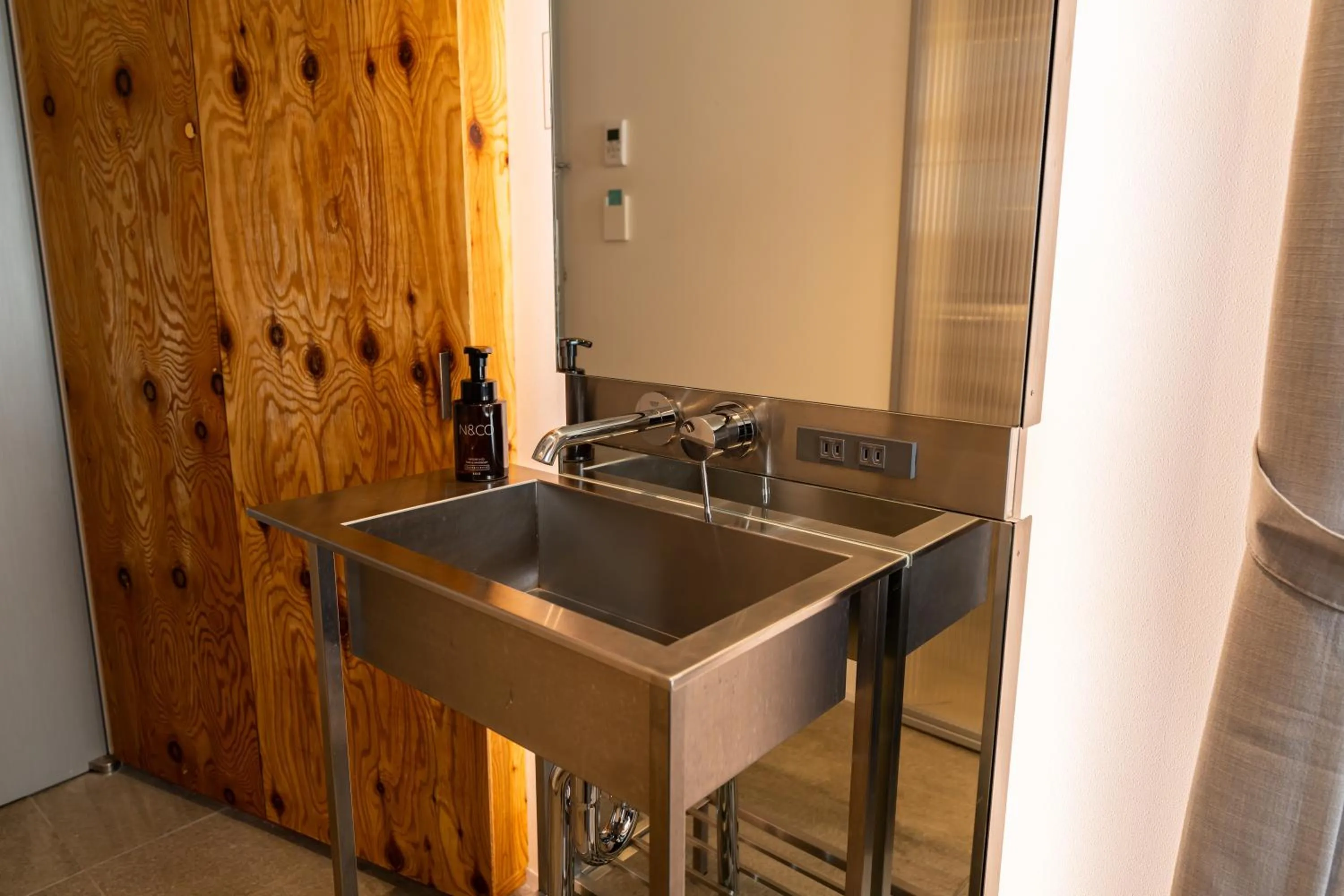 ONE@Tokyo by insomnia