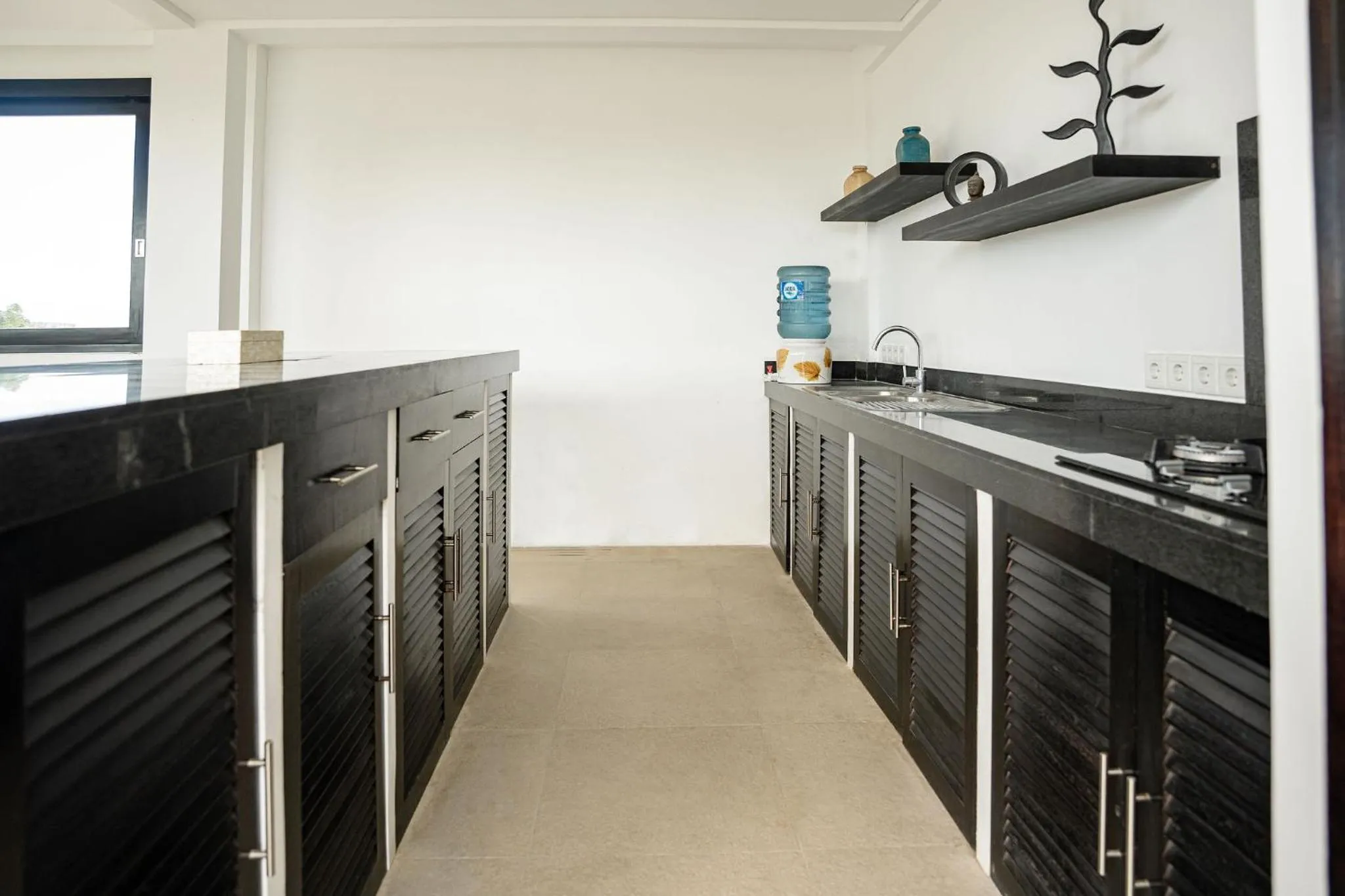 Kitchen or kitchenette in Echo Beach Duo