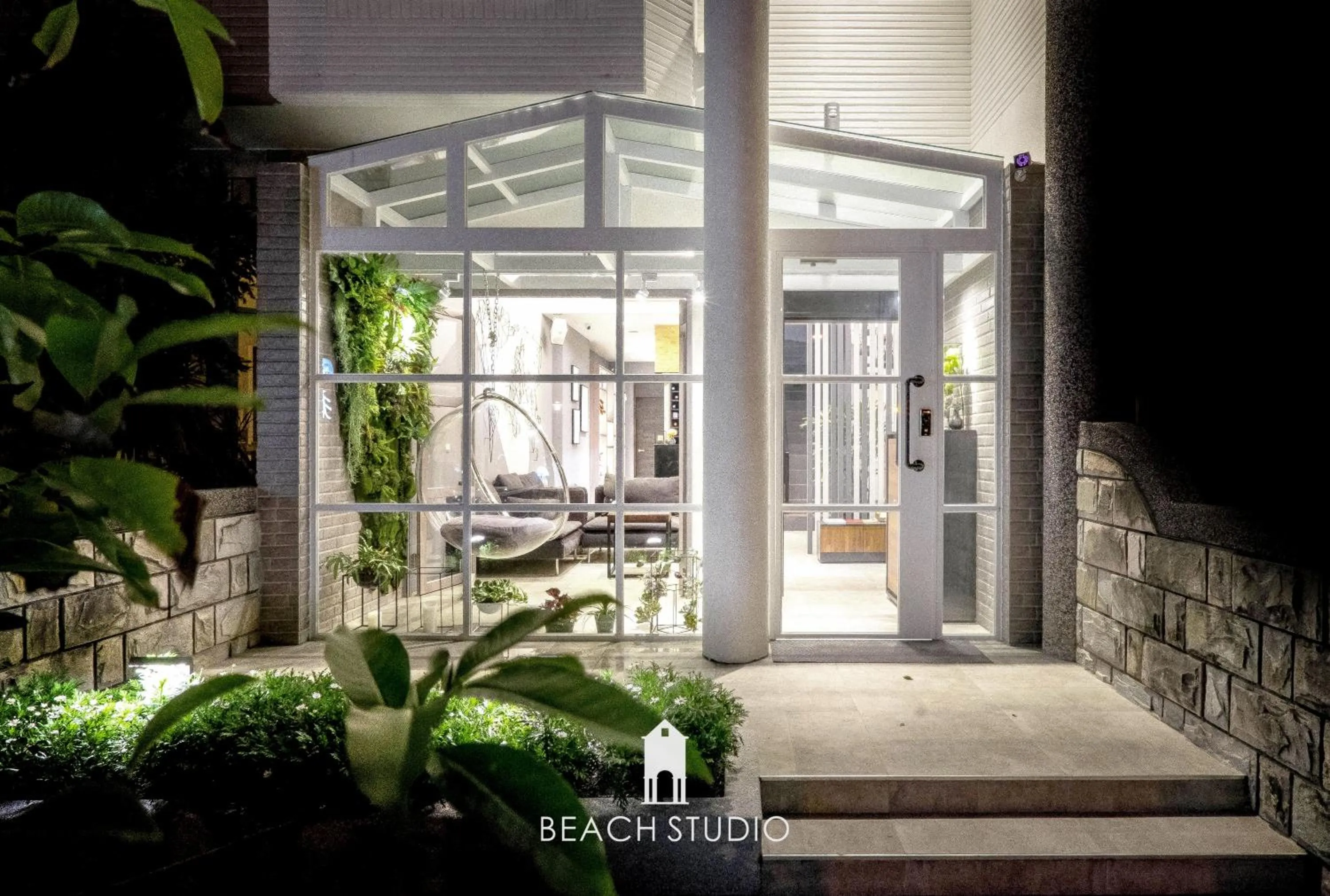 Property building in Man Man Bnb