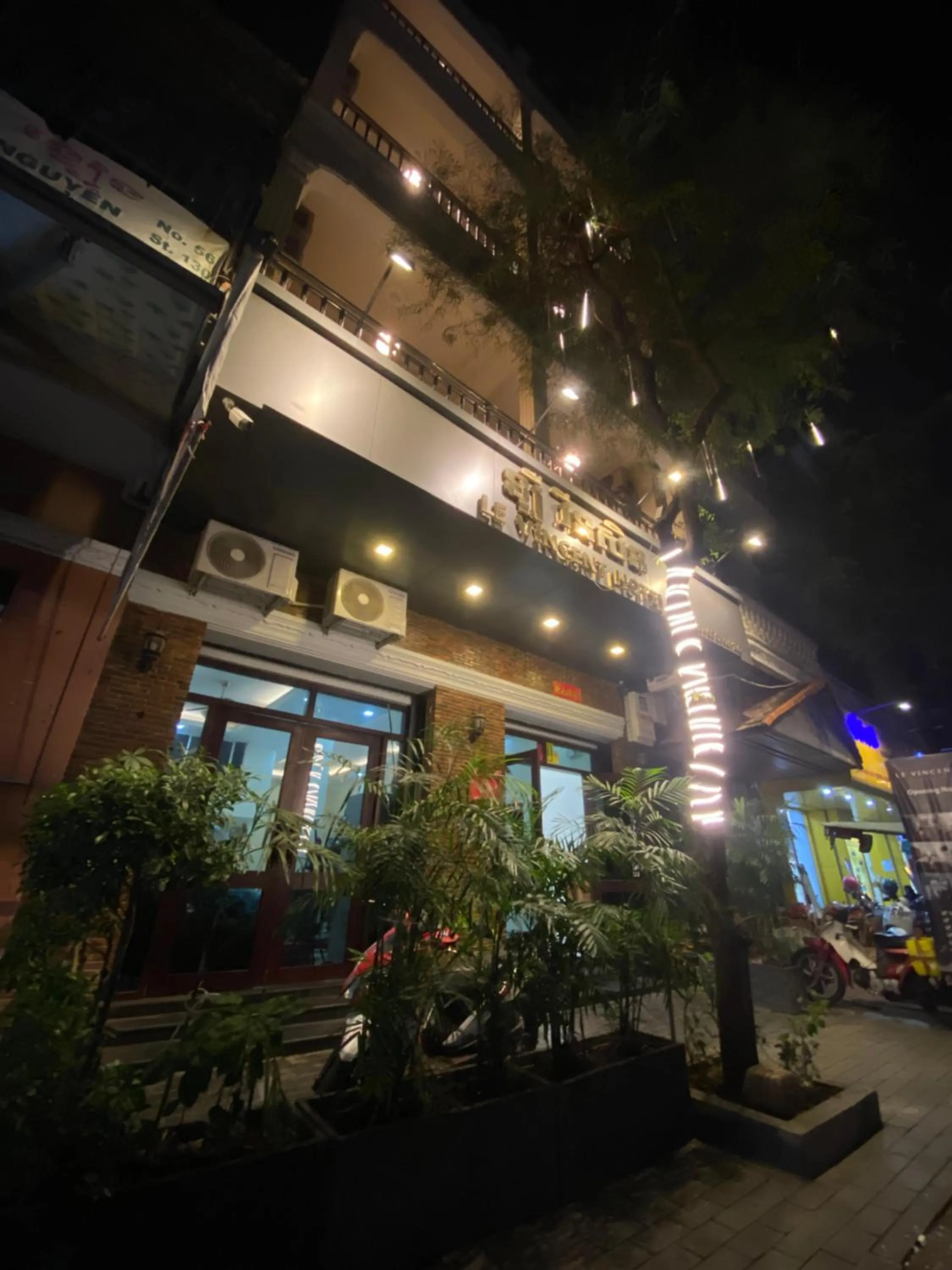 Property building in Phnom Penh Le Vincent Hotel