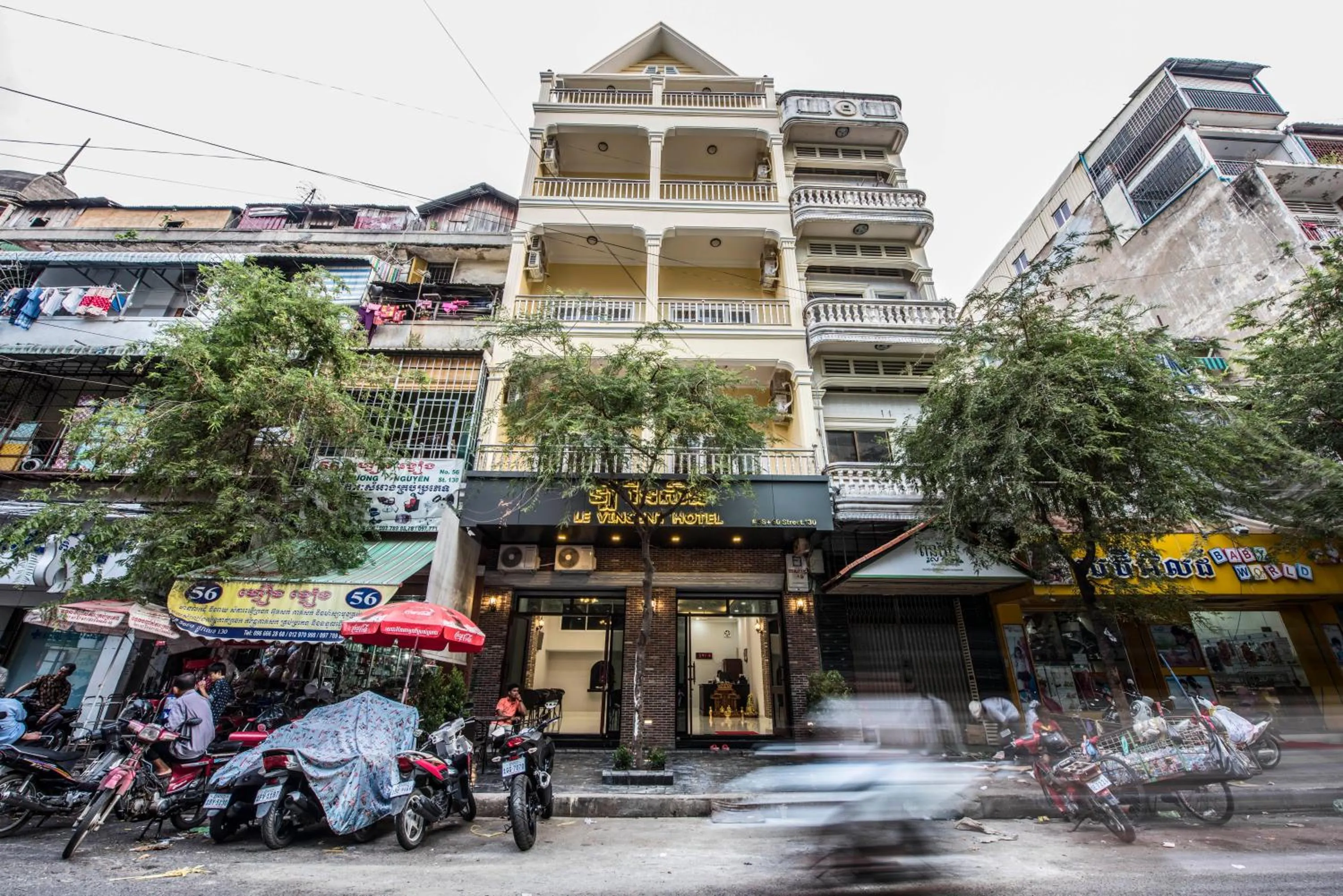 Facade/entrance in Phnom Penh Le Vincent Hotel