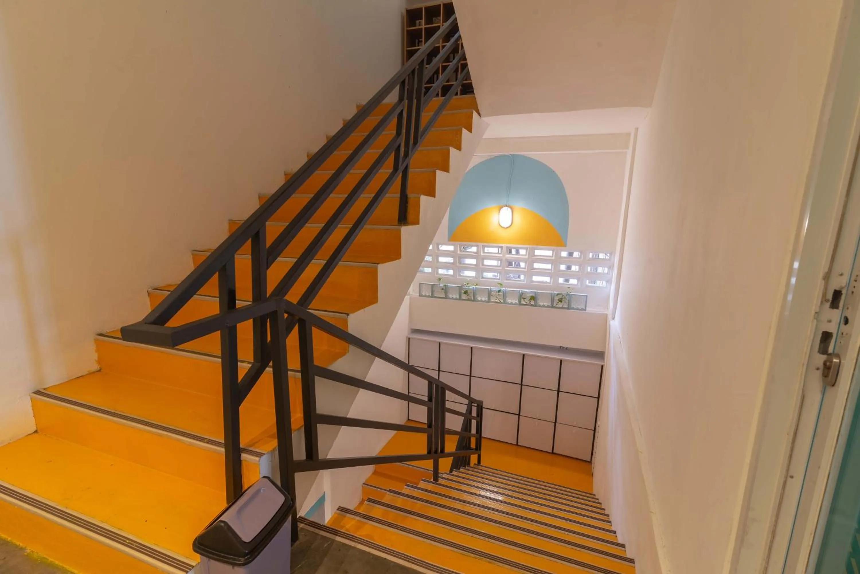 Property building in Wonderloft Hostel Kota Tua