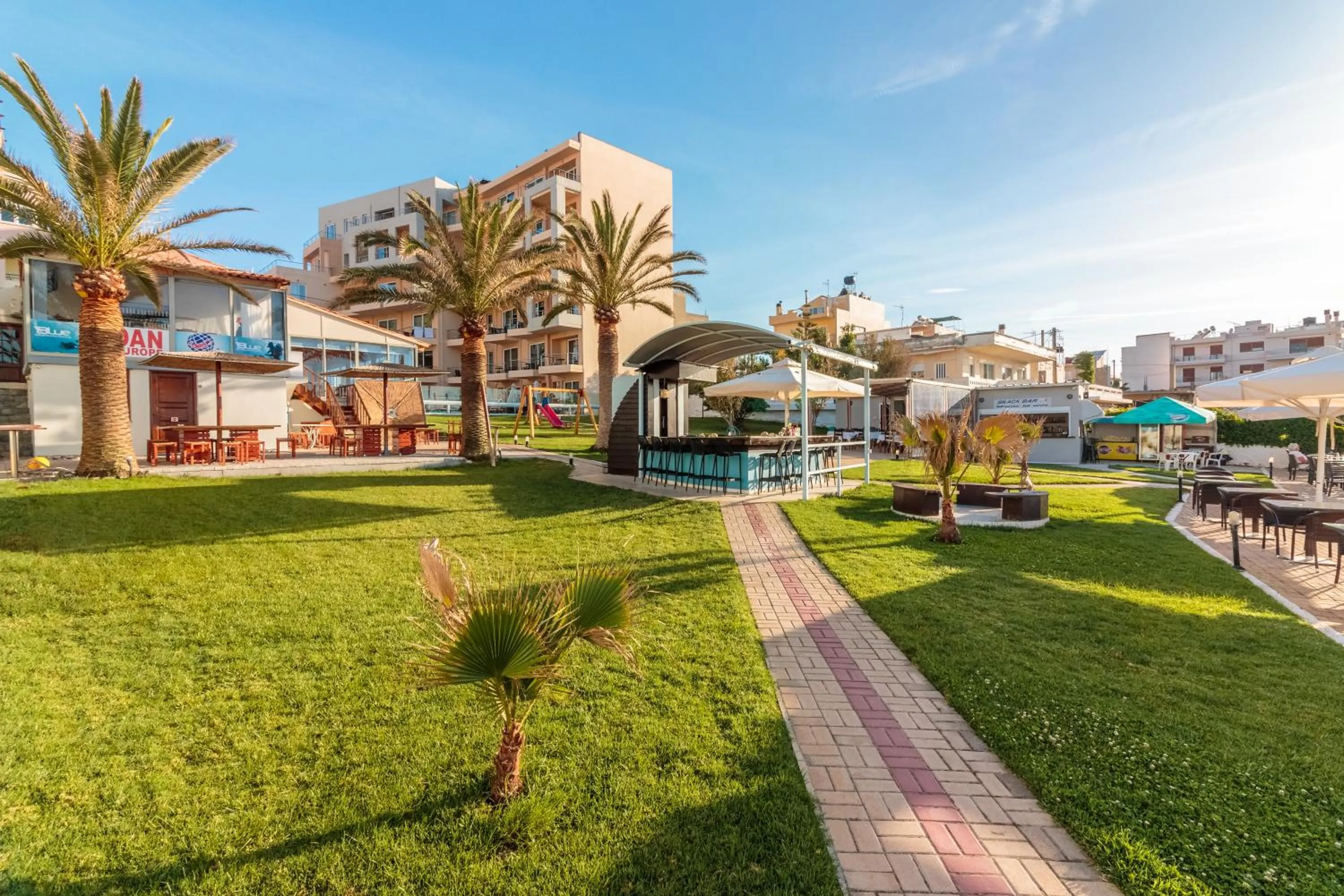 Restaurant/places to eat in Christina Beach Hotel