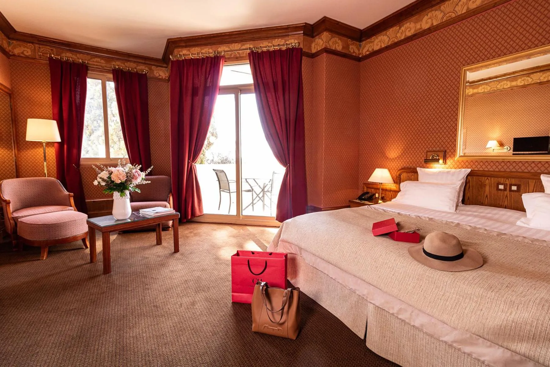 Bedroom, Bed in Le Grand Hôtel - Domaine De Divonne