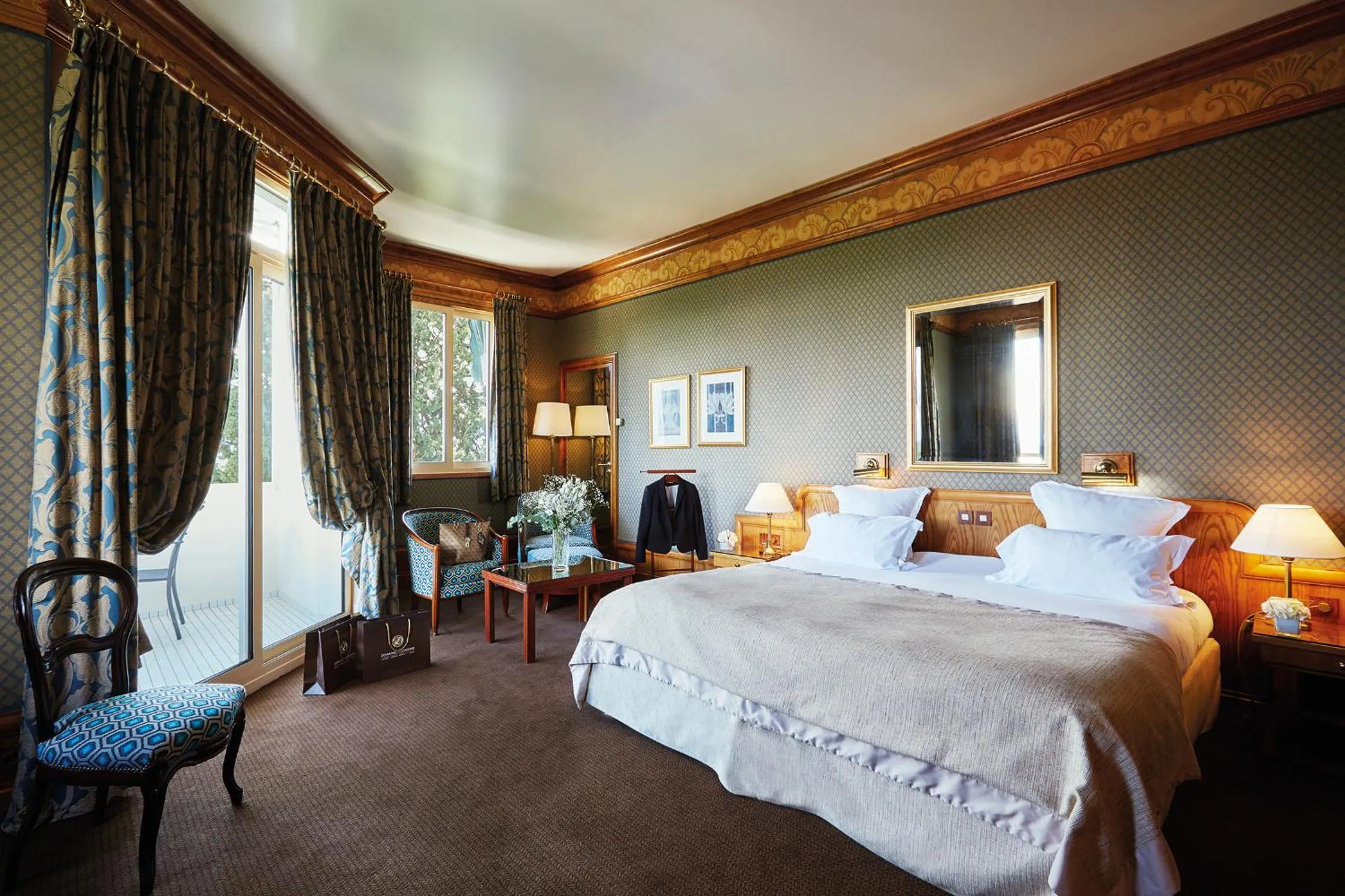 Bedroom, Bed in Le Grand Hôtel - Domaine De Divonne