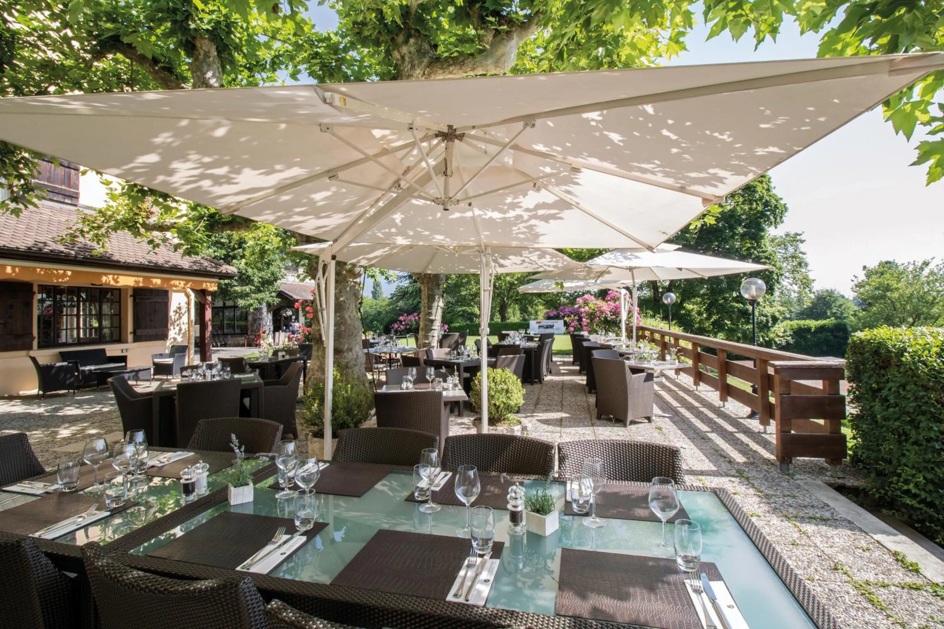 Patio in Le Grand Hôtel - Domaine De Divonne