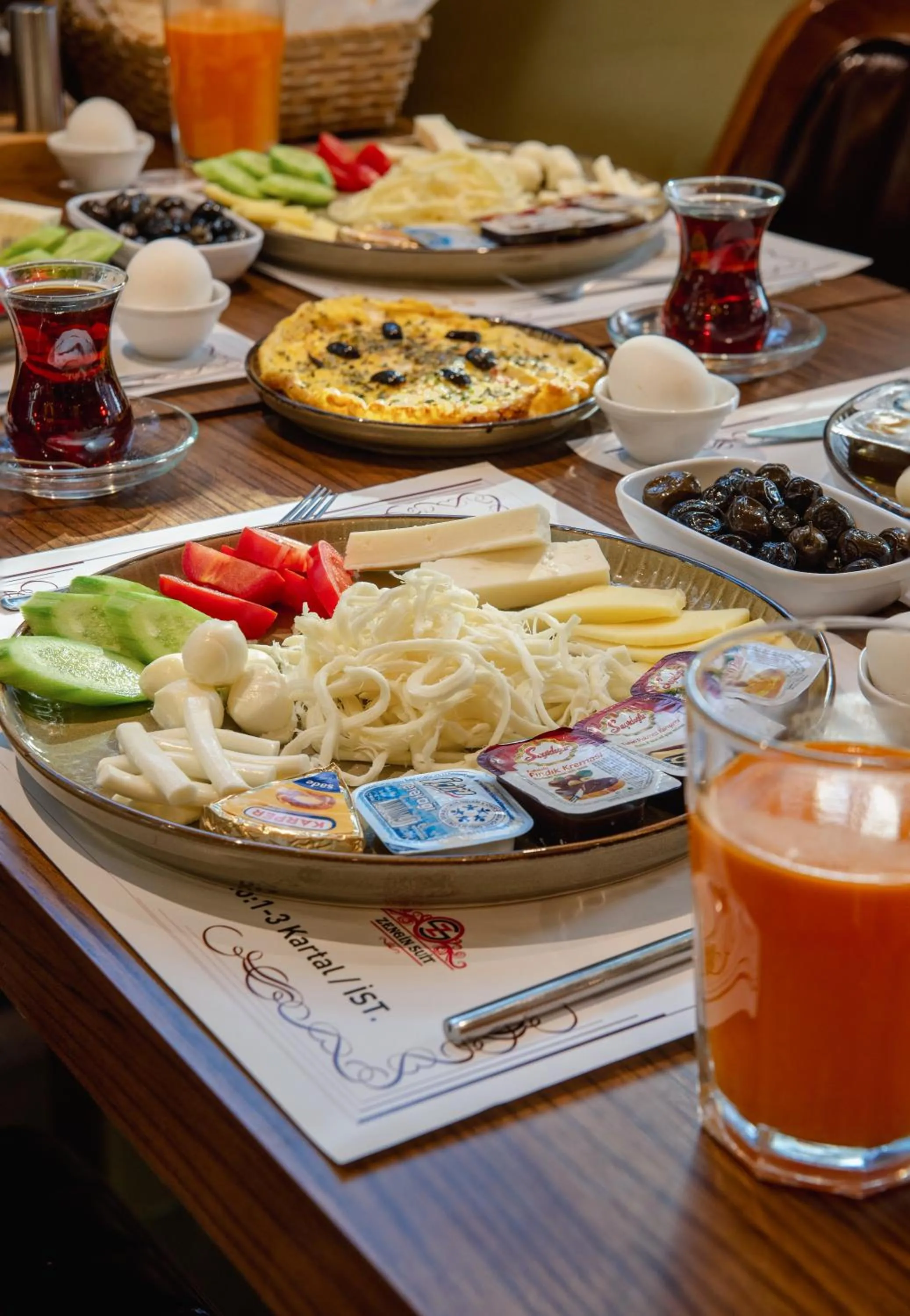 Food and drinks in Golden Dream Otel