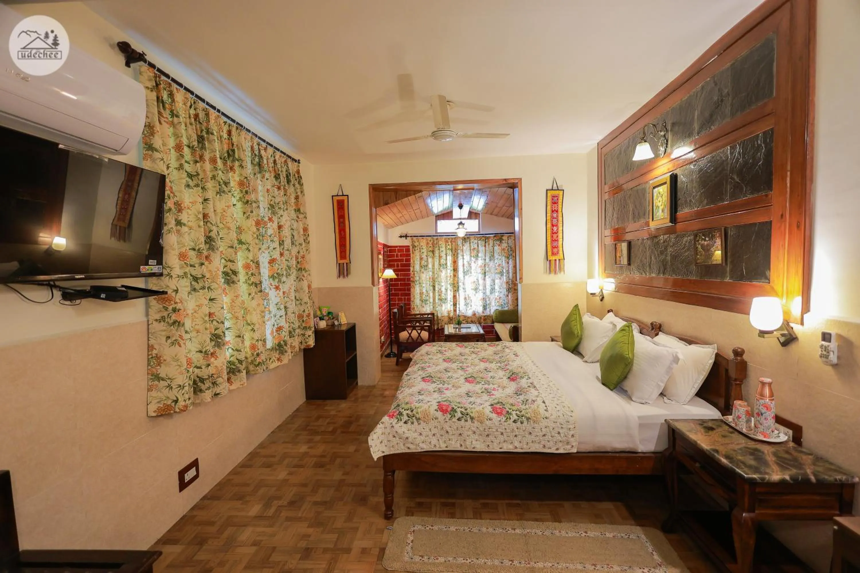 Bed in Hotel Udechee Huts, McLeod Ganj