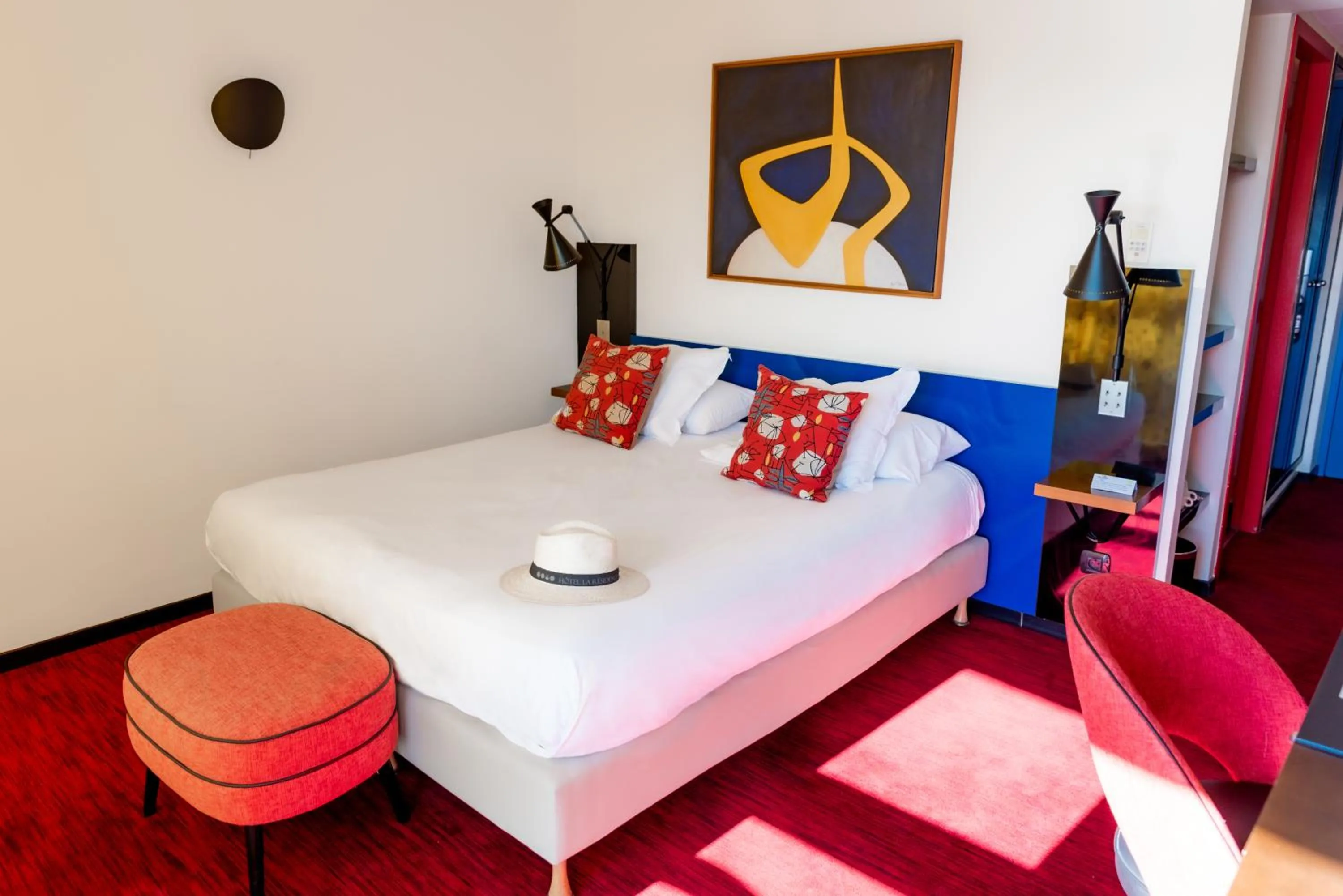 Photo of the whole room, Bed in La Residence Du Vieux Port