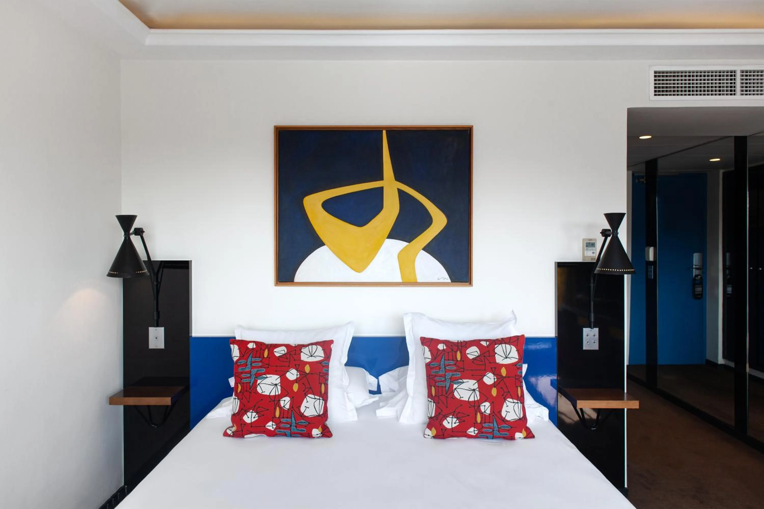 Bed in La Residence Du Vieux Port