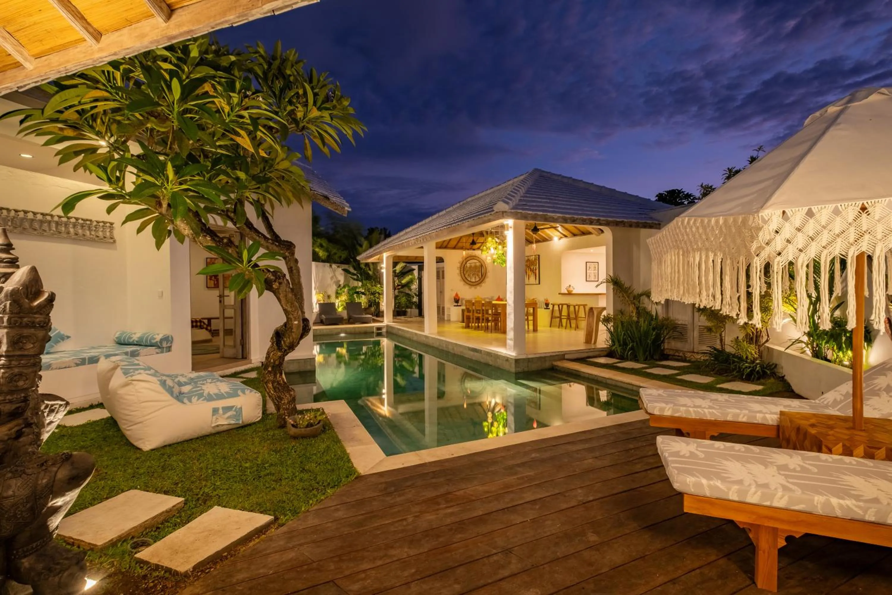 Property building in Villa Dipta