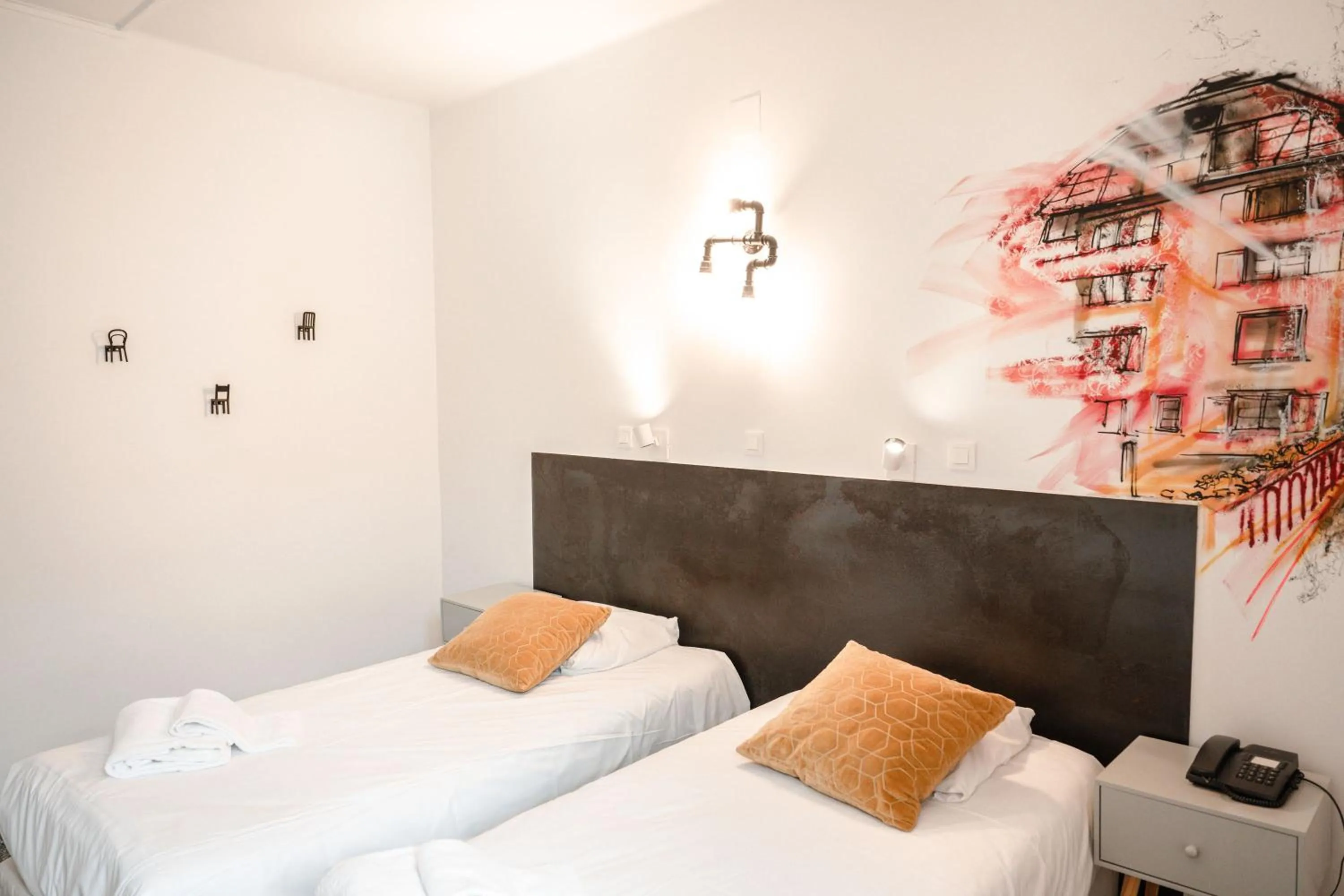 Bed in Hotel des Arts - Centre Cathédrale