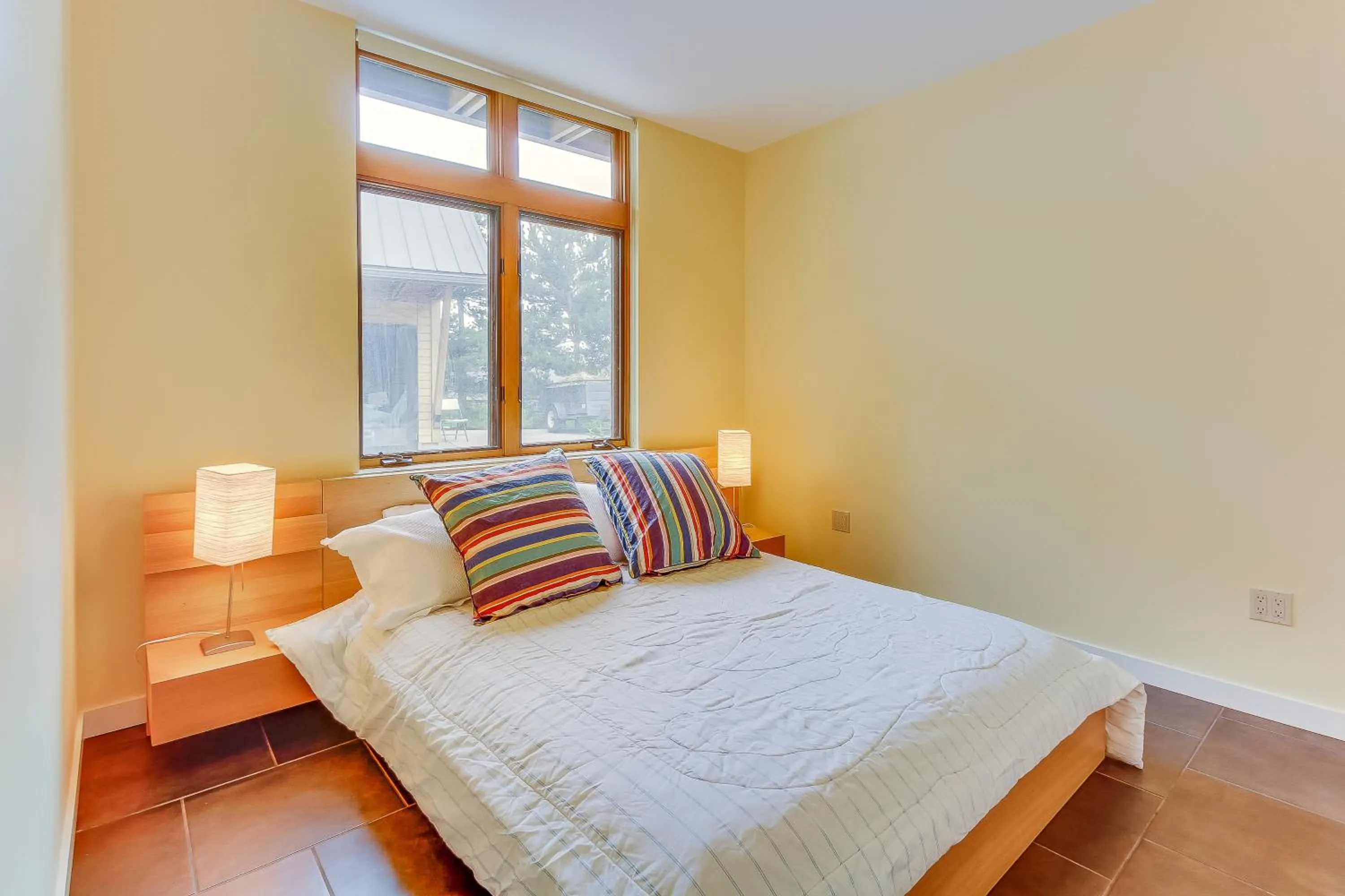 Bed in Fidalgo Island Waterfront Stunner