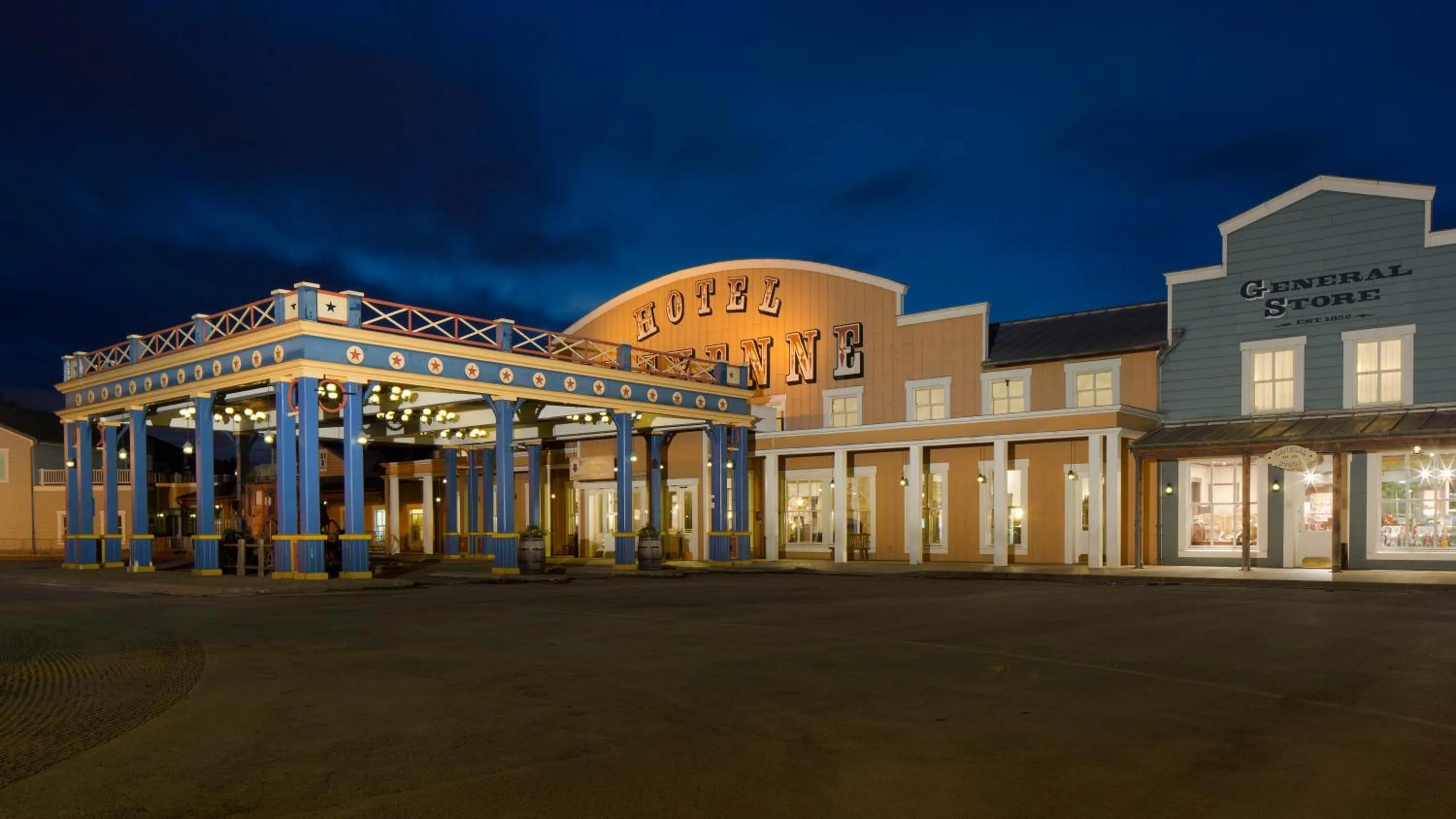 Facade/entrance in Disney Hotel Cheyenne