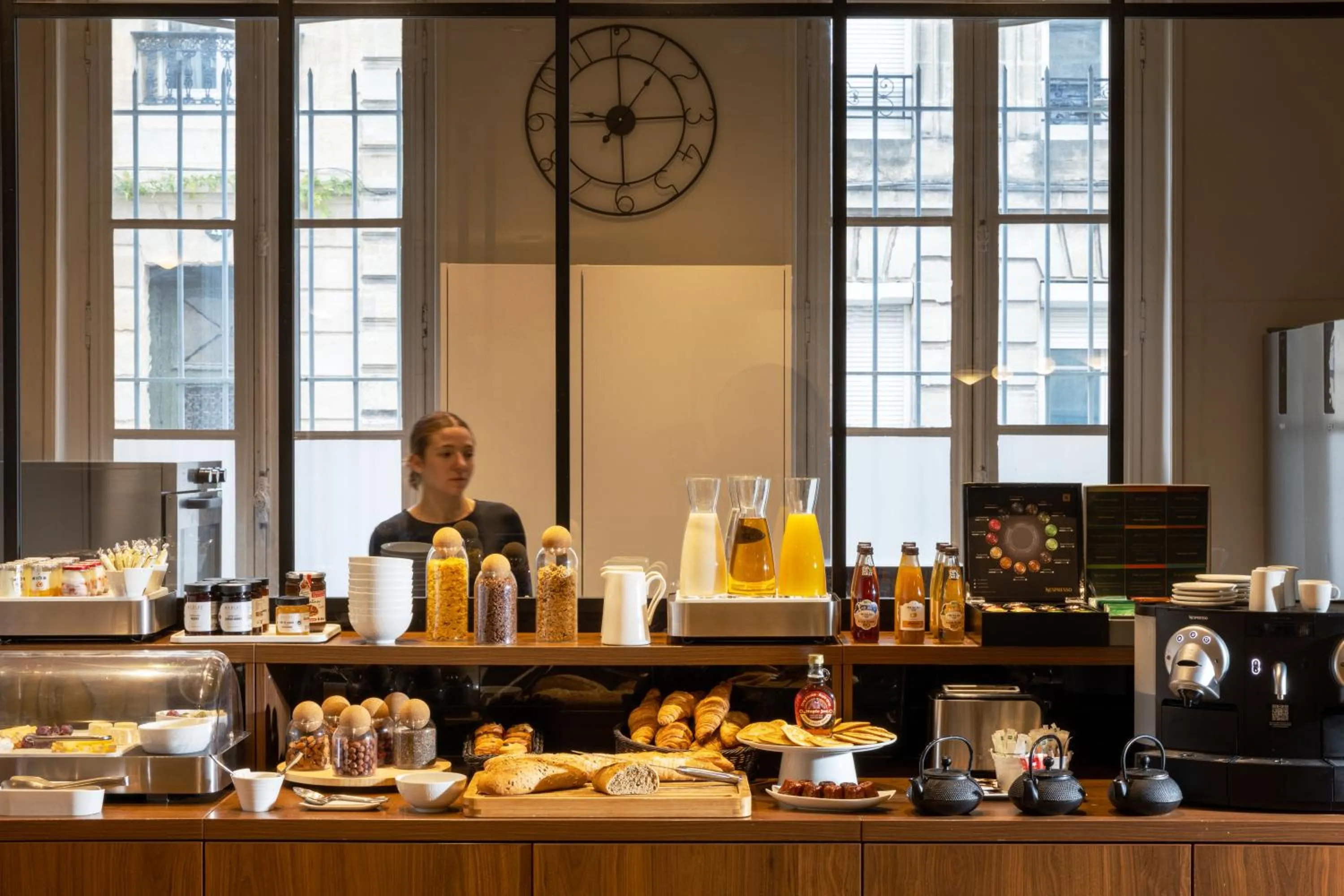 Food and drinks in Hôtel La Maison Bord'eaux