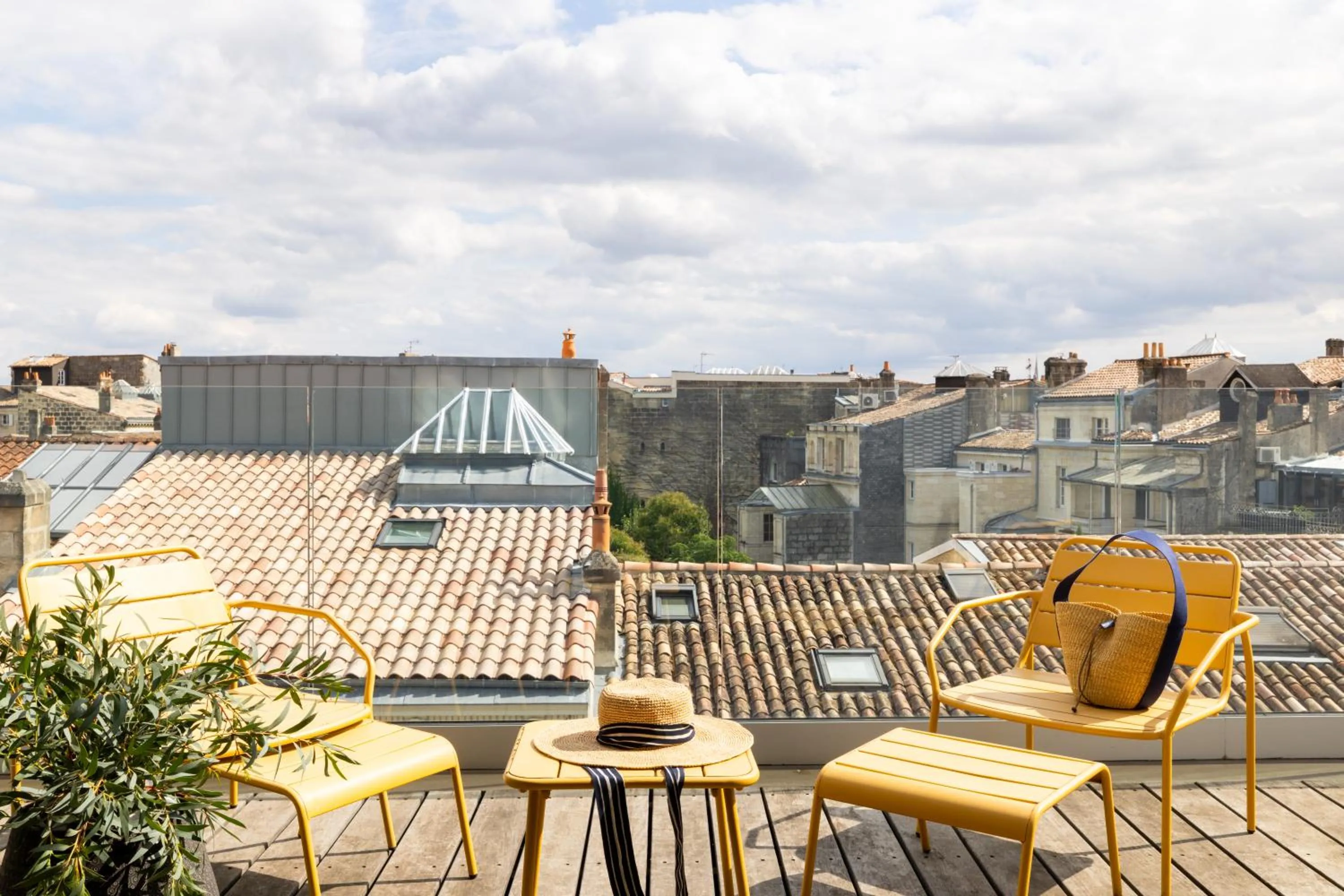 Patio in Hôtel La Maison Bord'eaux
