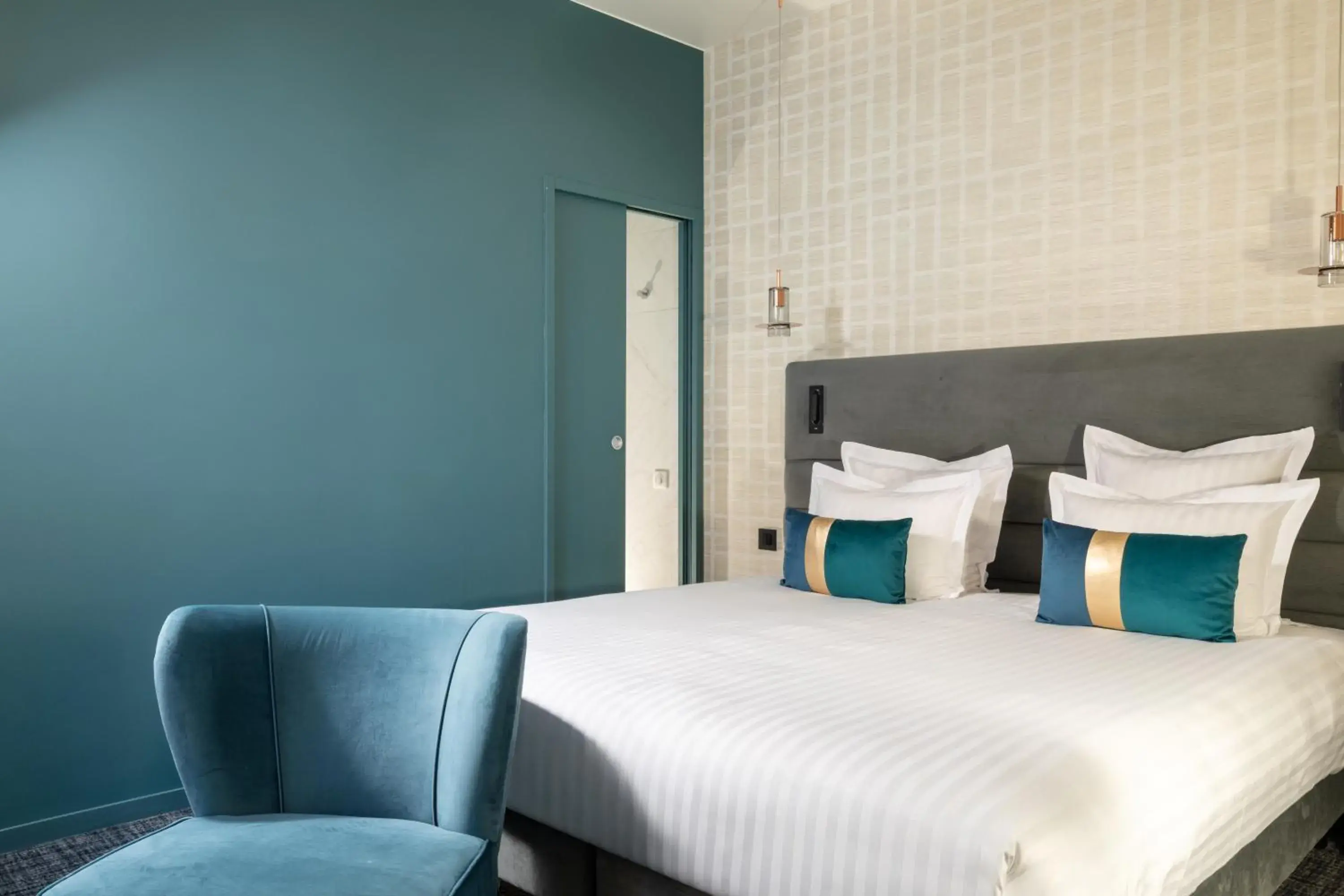 Classic Double Room in Hôtel La Maison Bord'eaux Classic Double Room in Hôtel La Maison Bord'eaux