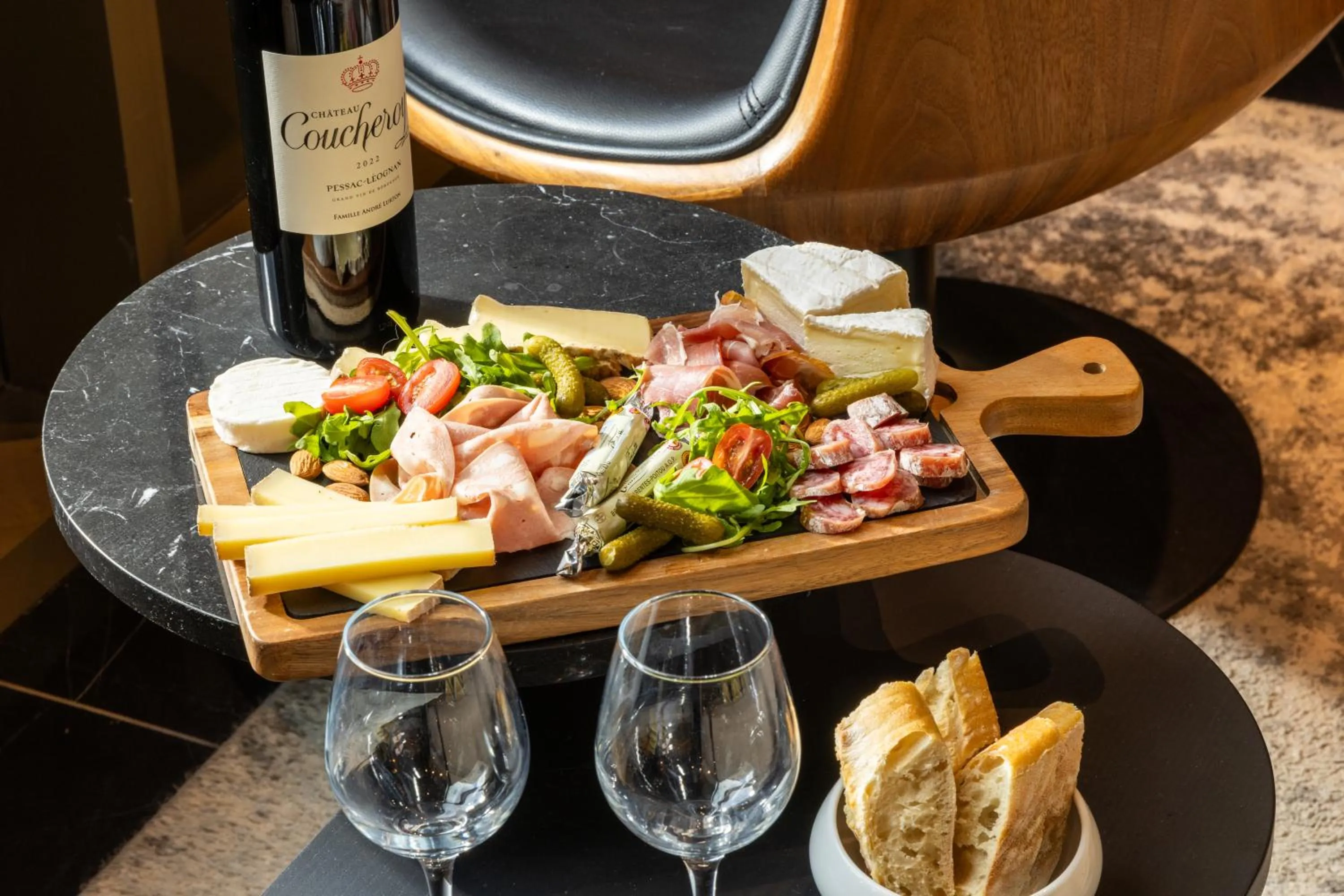 Food and drinks in Hôtel La Maison Bord'eaux