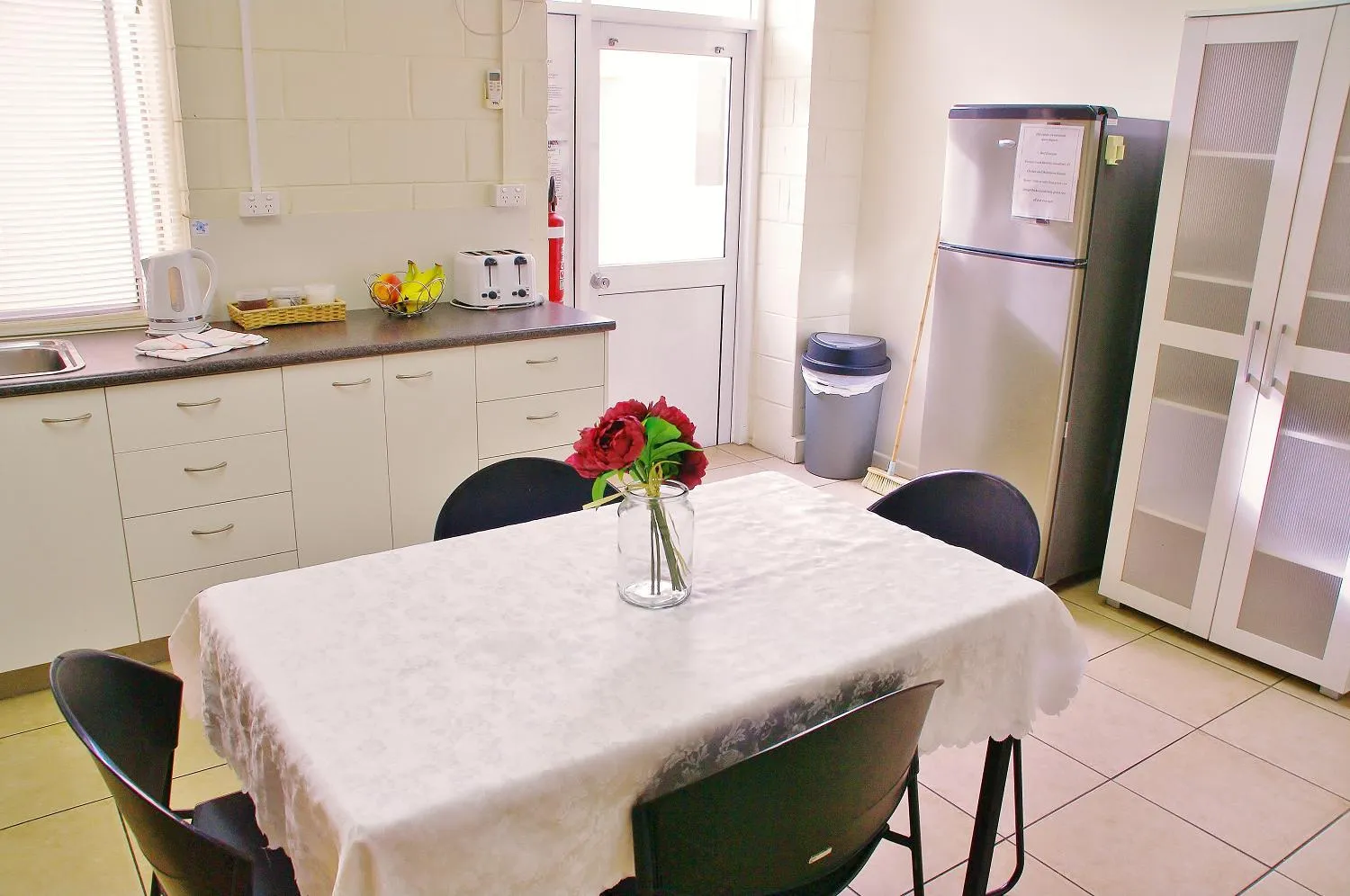 Kitchen or kitchenette in Accommodation @ Isa