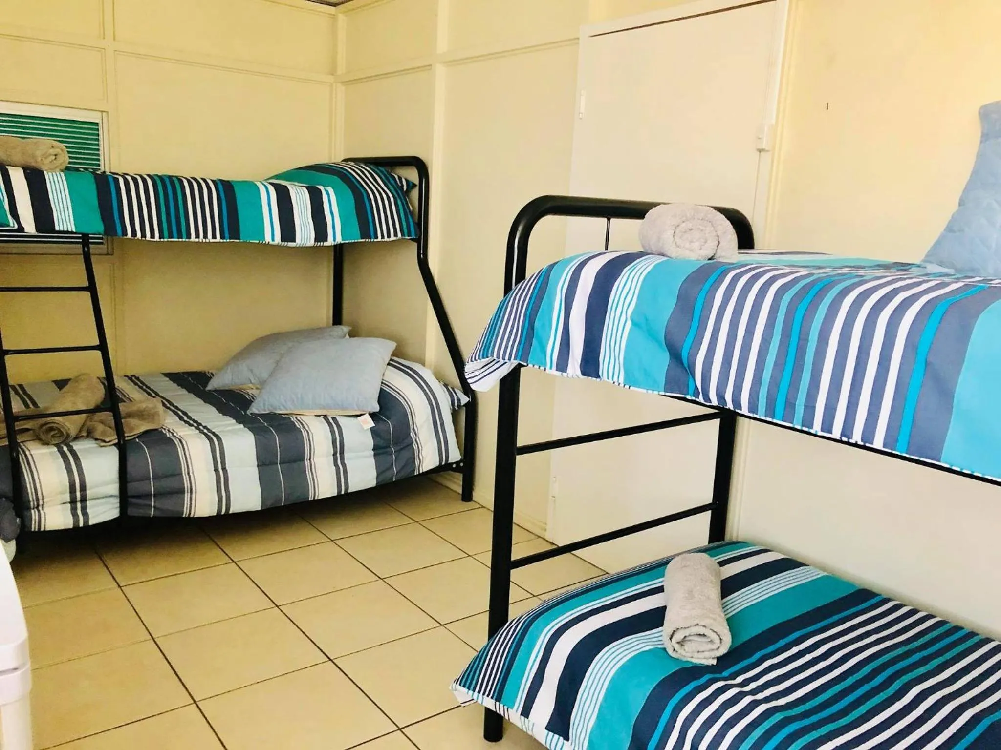 bunk bed, Bed in Accommodation @ Isa