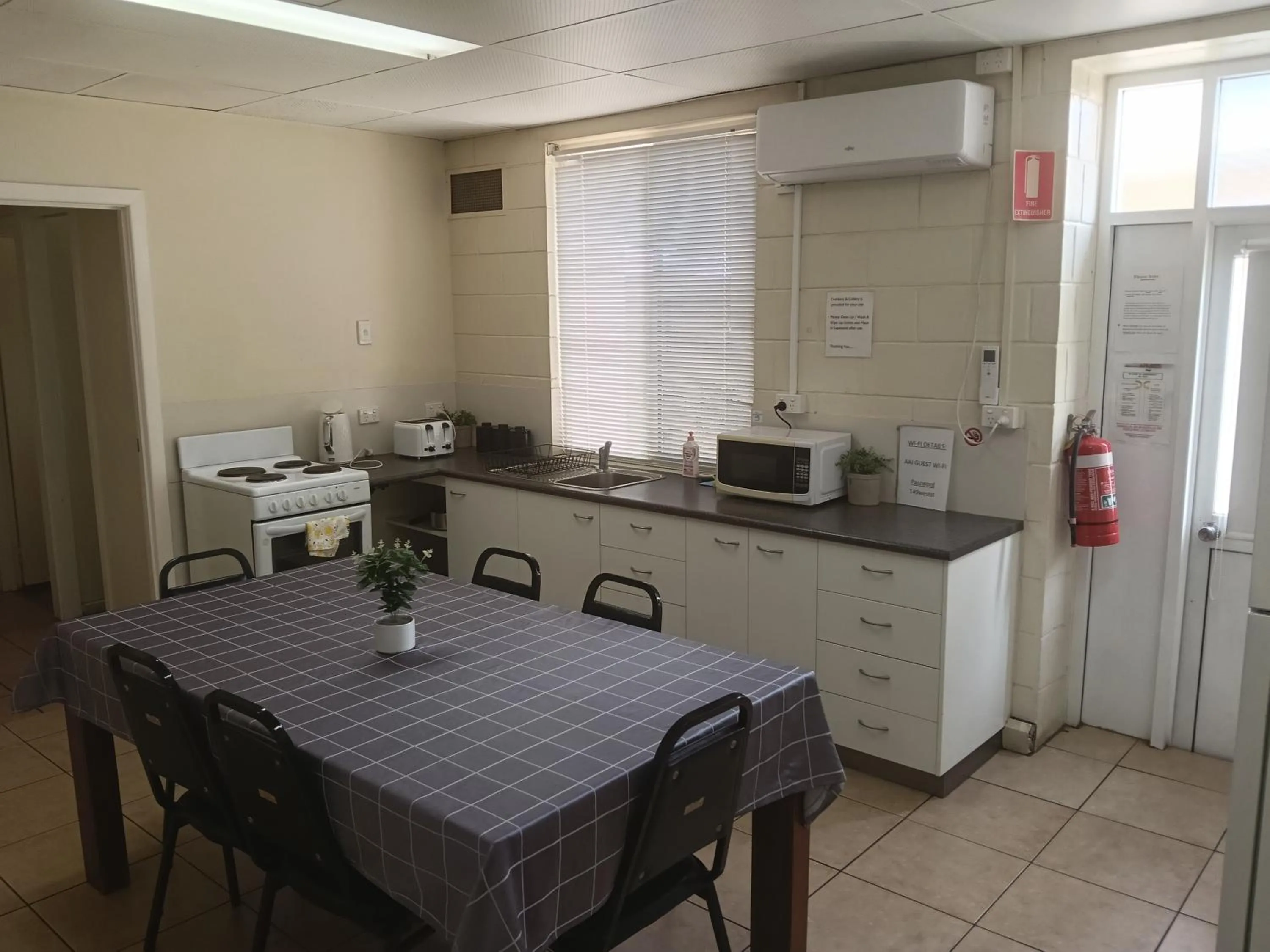Kitchen or kitchenette in Accommodation @ Isa