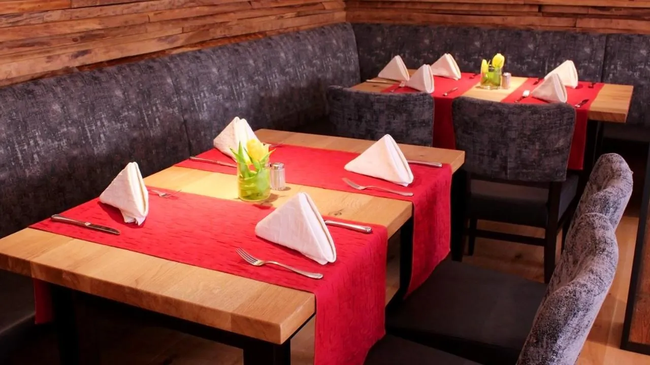 Restaurant/places to eat in Hotel Gasthof Adler