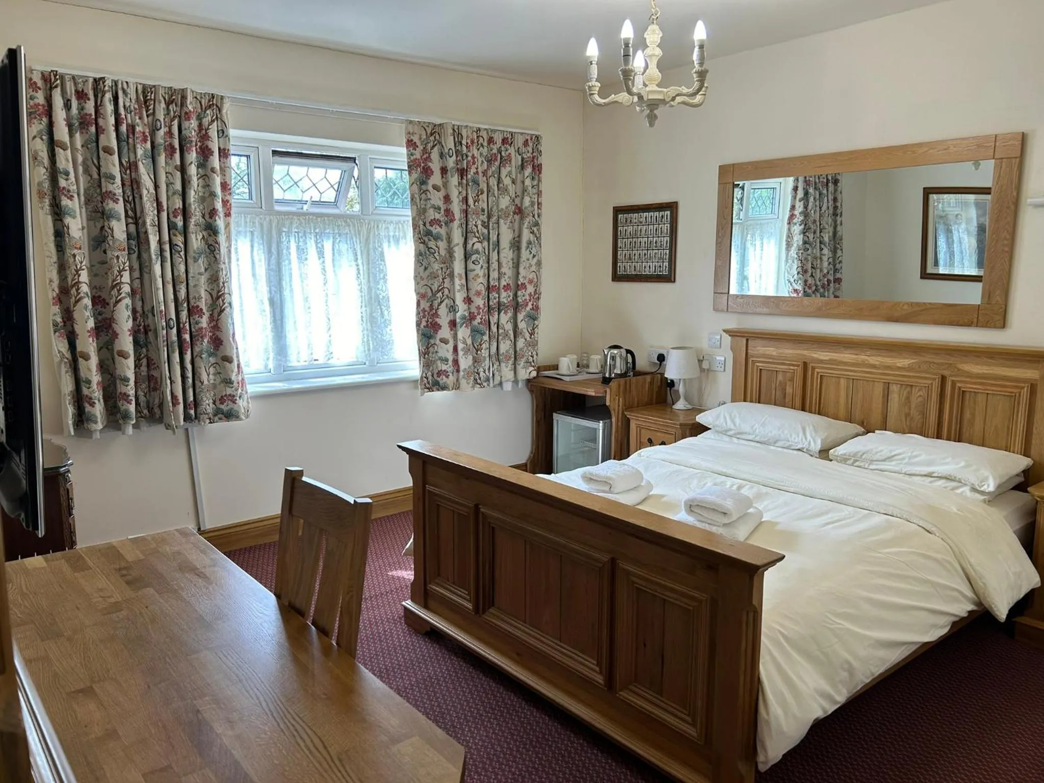 Bed in Oakwood Bed and Breakfast Heathrow