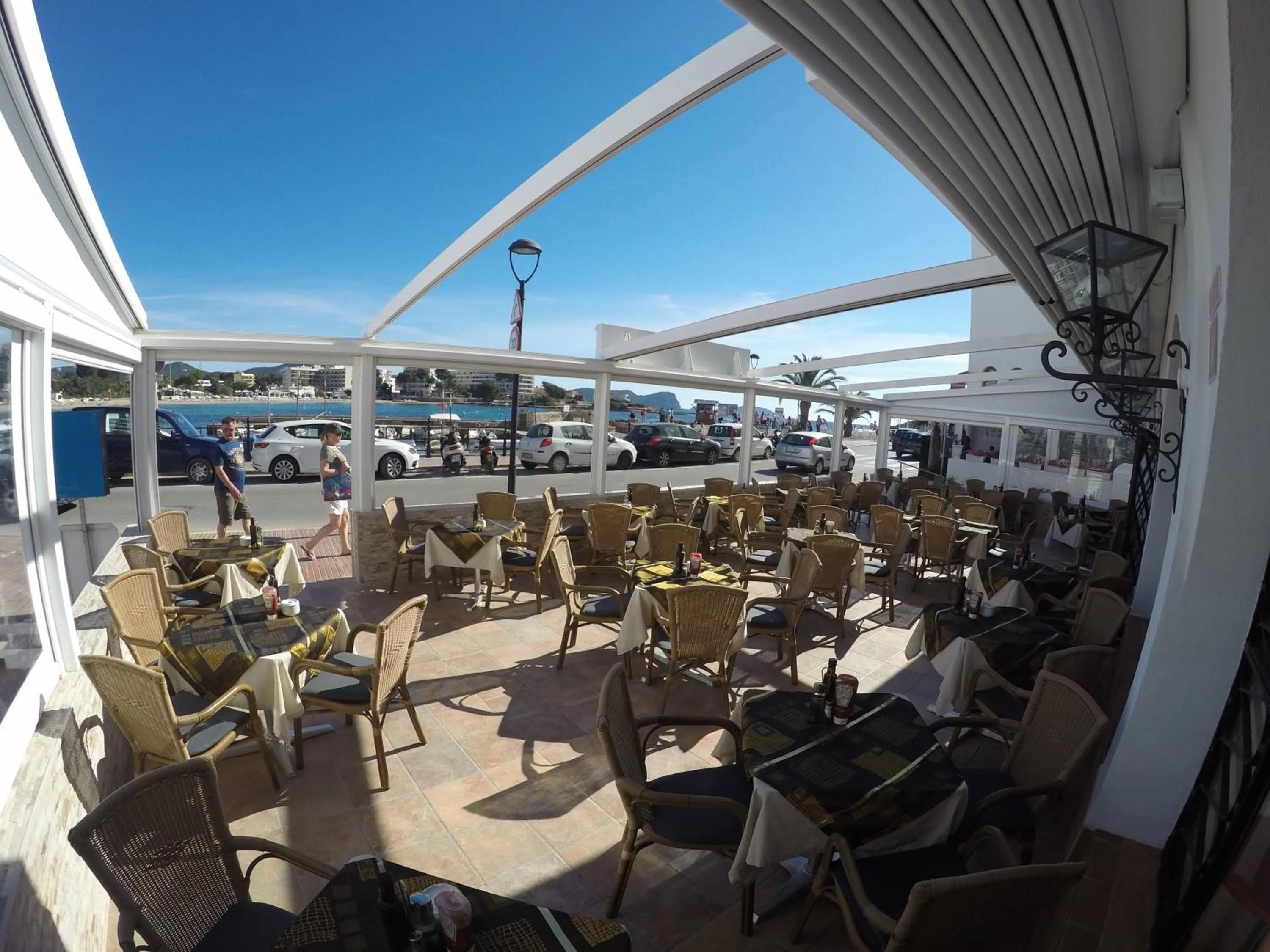 Restaurant/places to eat in Apartamentos Playa Sol