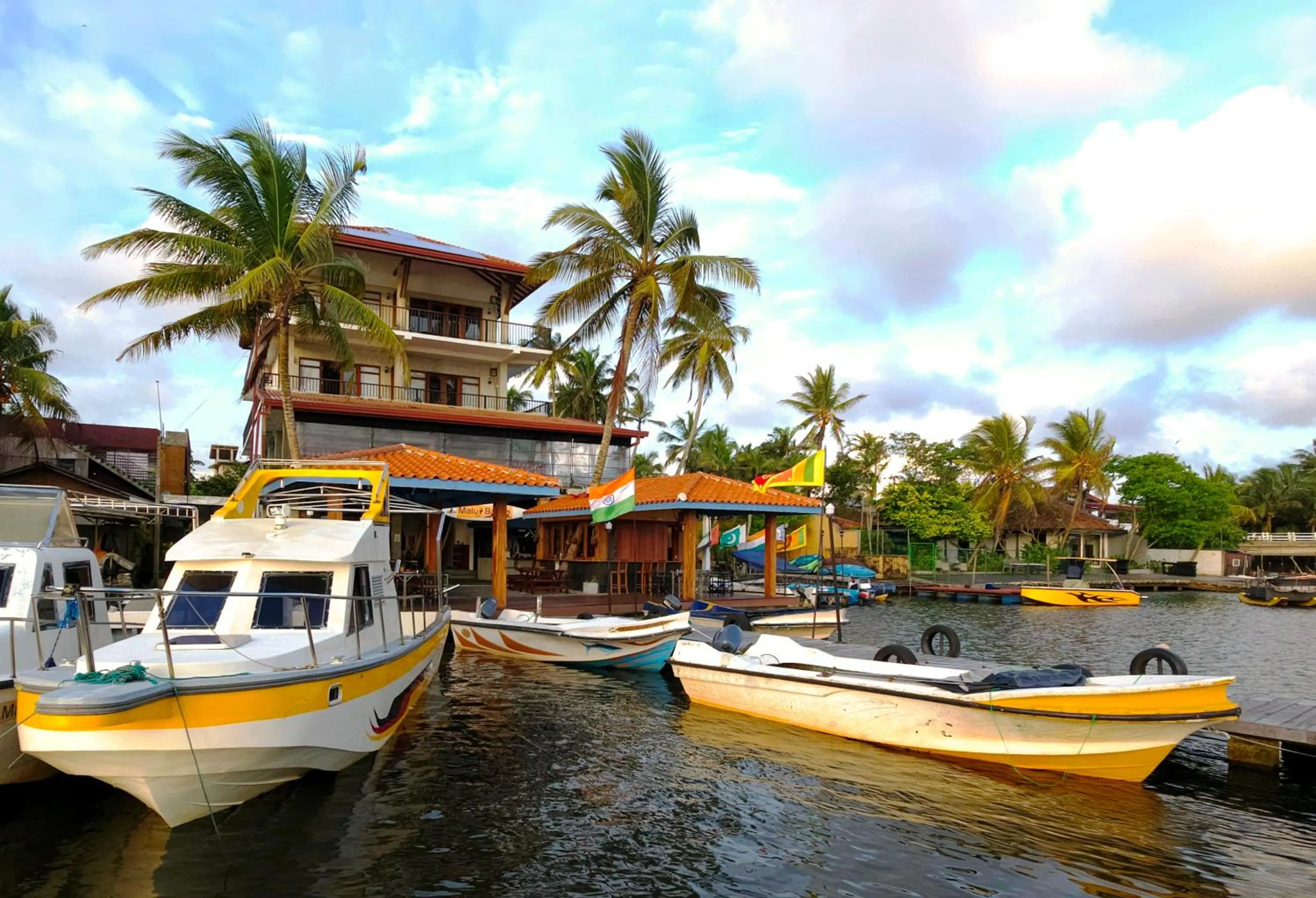 Property building in Malu Banna