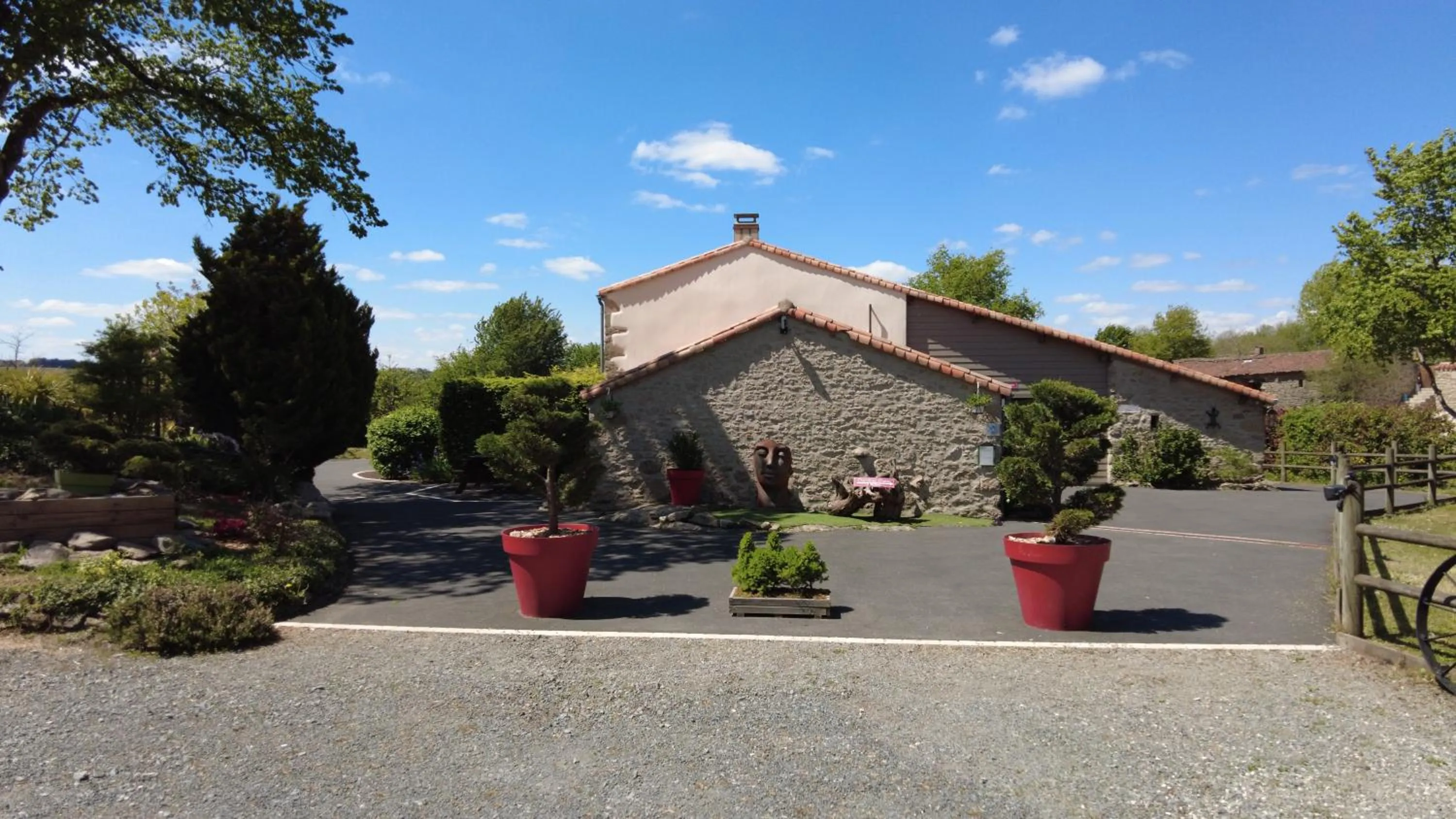 Property building in Au Petit Bignon