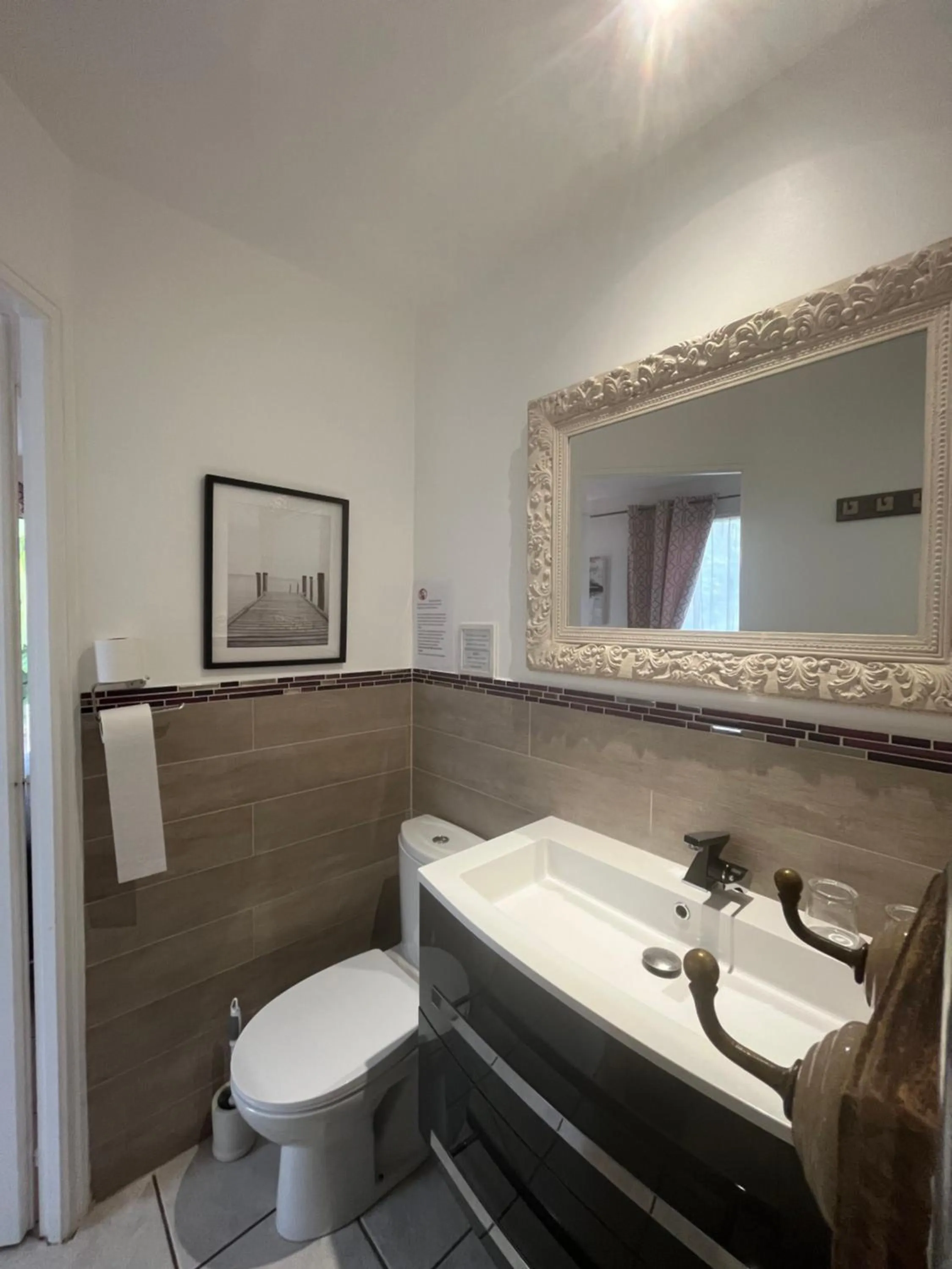 Toilet in Au Petit Bignon