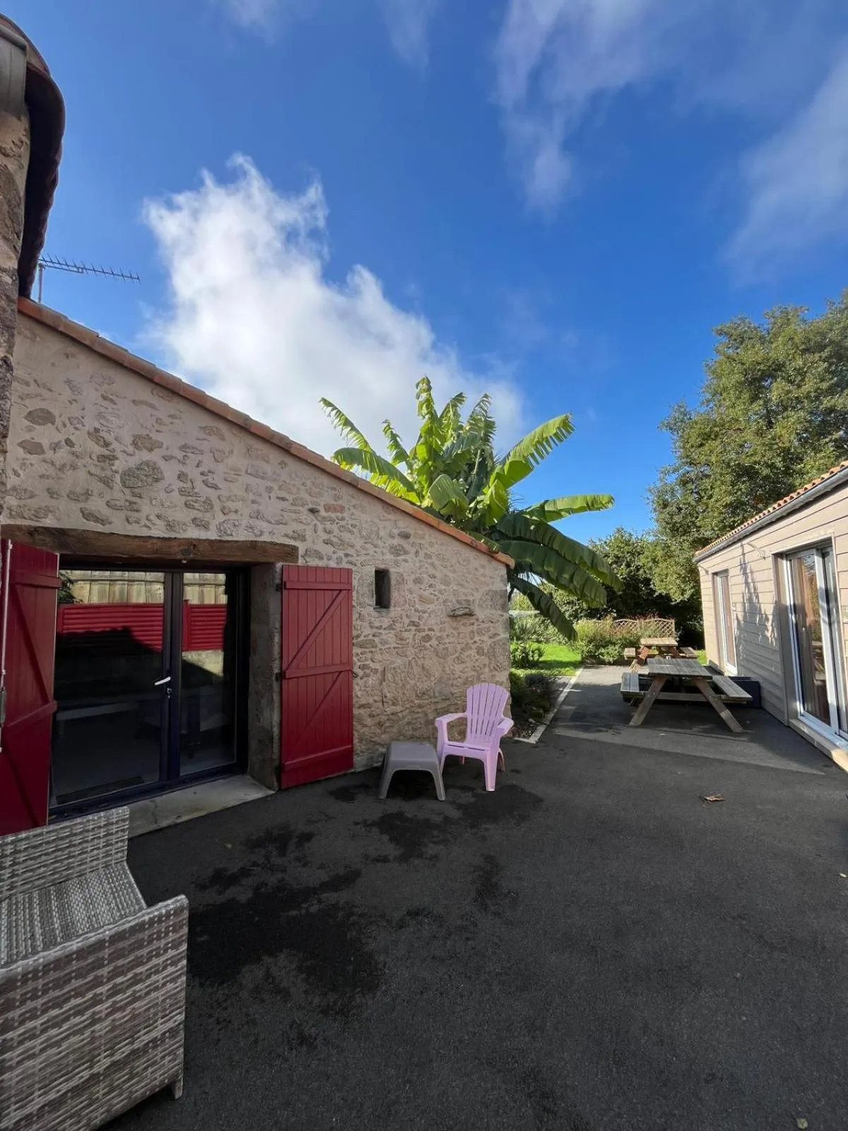 Property building in Au Petit Bignon