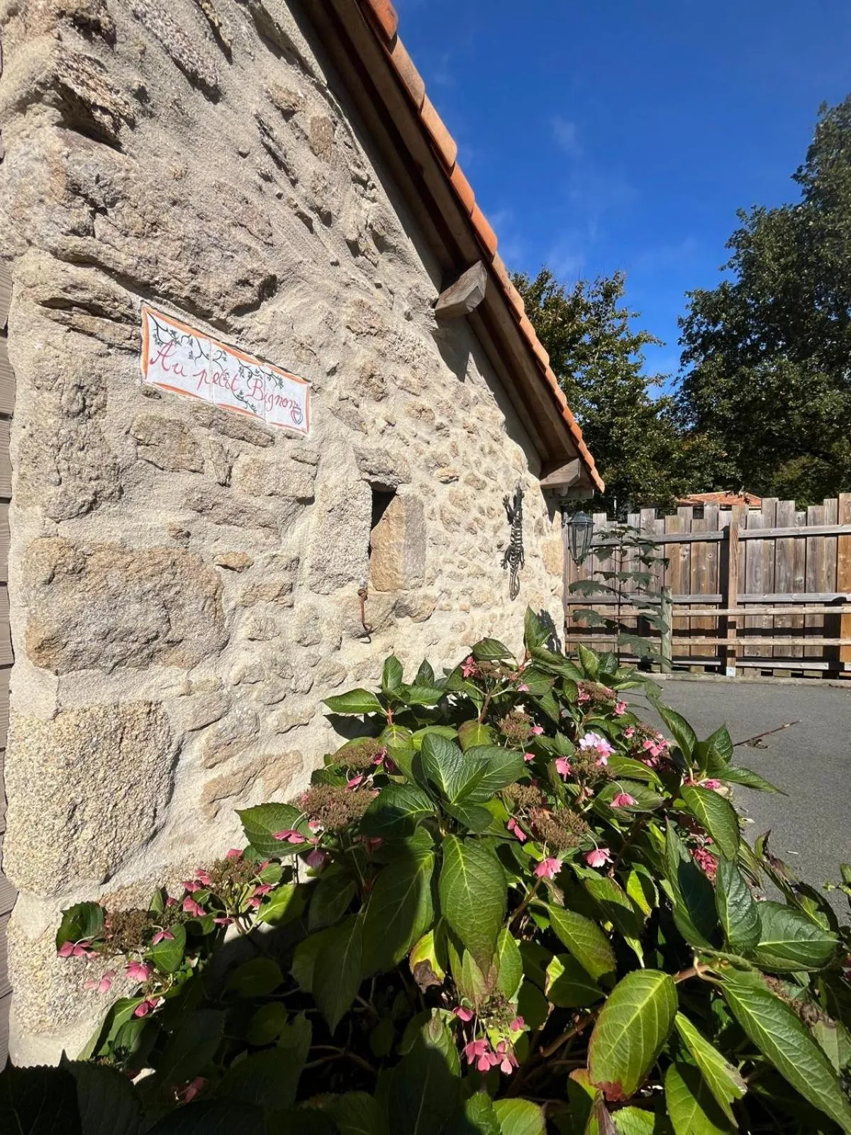 Property building in Au Petit Bignon