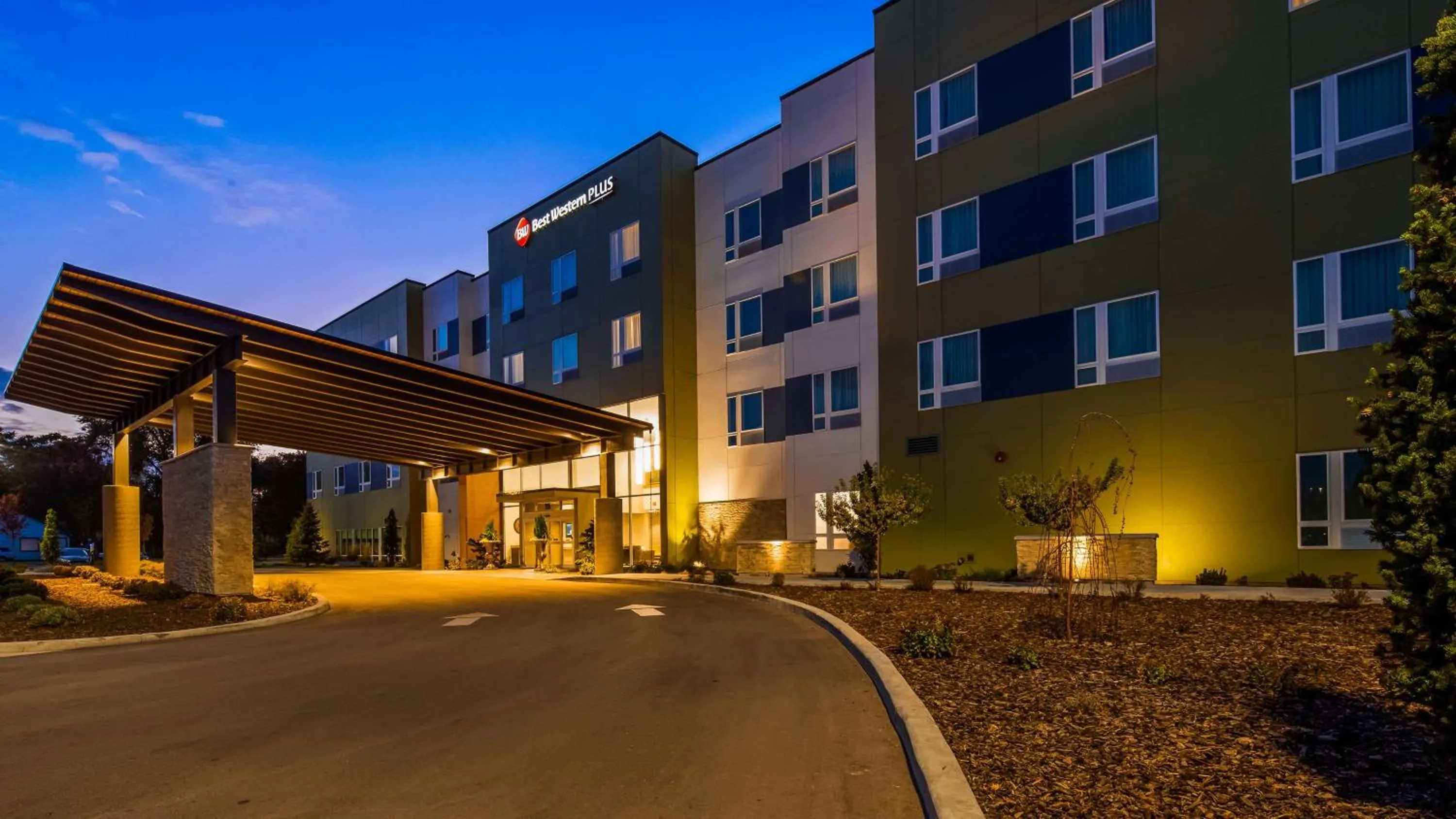 Property building in Best Western Plus Peppertree Nampa Civic Center Inn