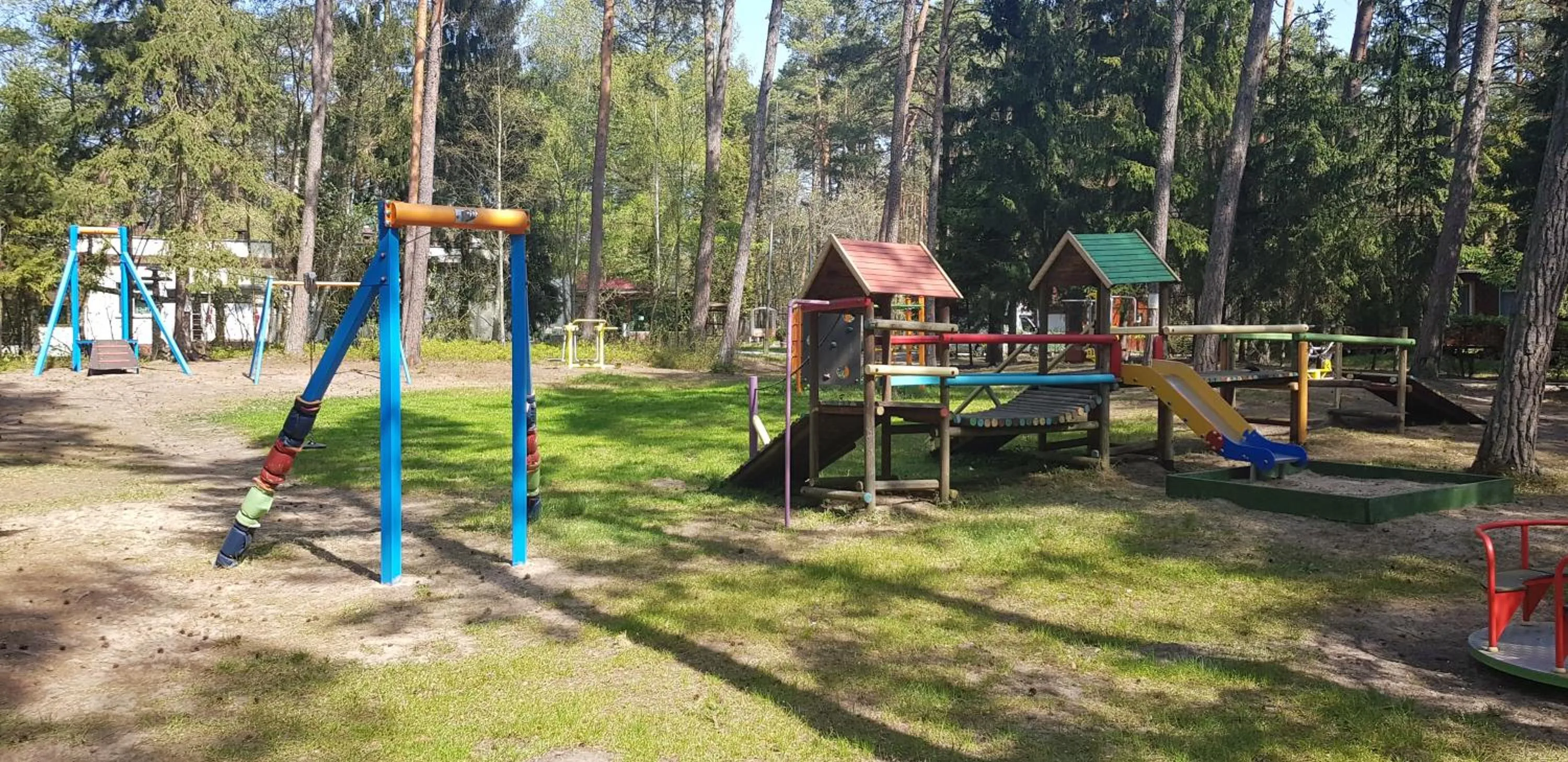 Children play ground in O.W. Krakus II - Domki i Pokoje