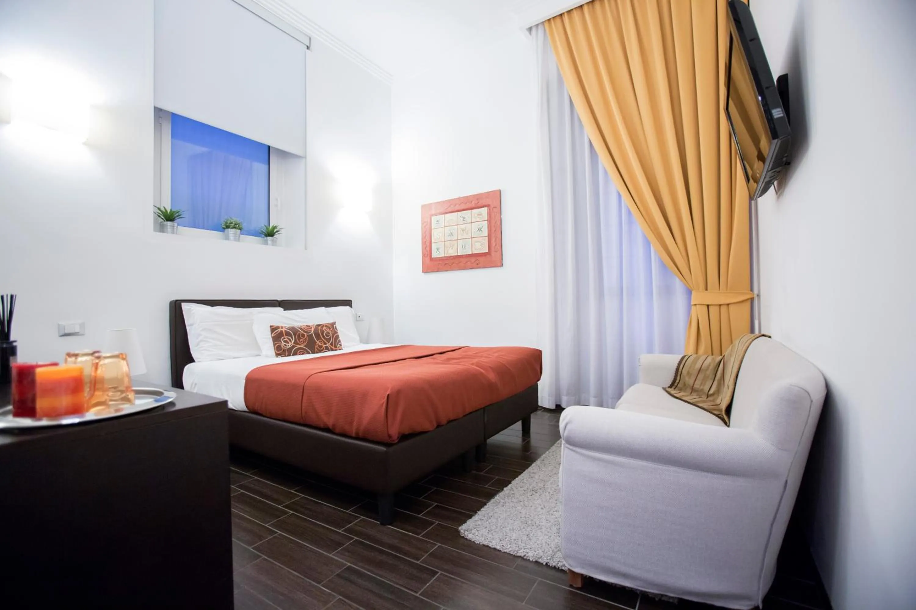 Photo of the whole room, Bed in Bbqueen