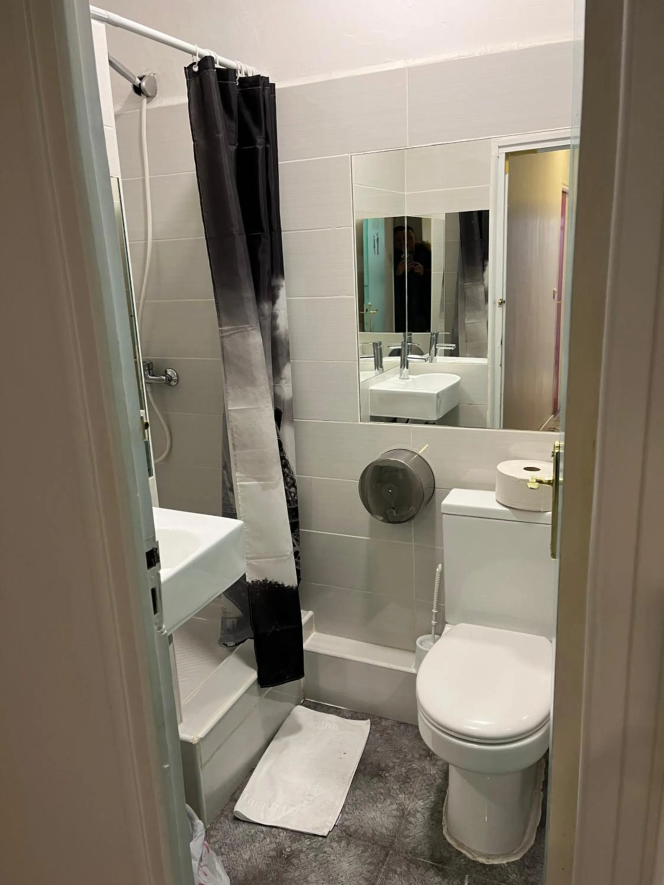 Shower in Casa de Huéspedes Almansa