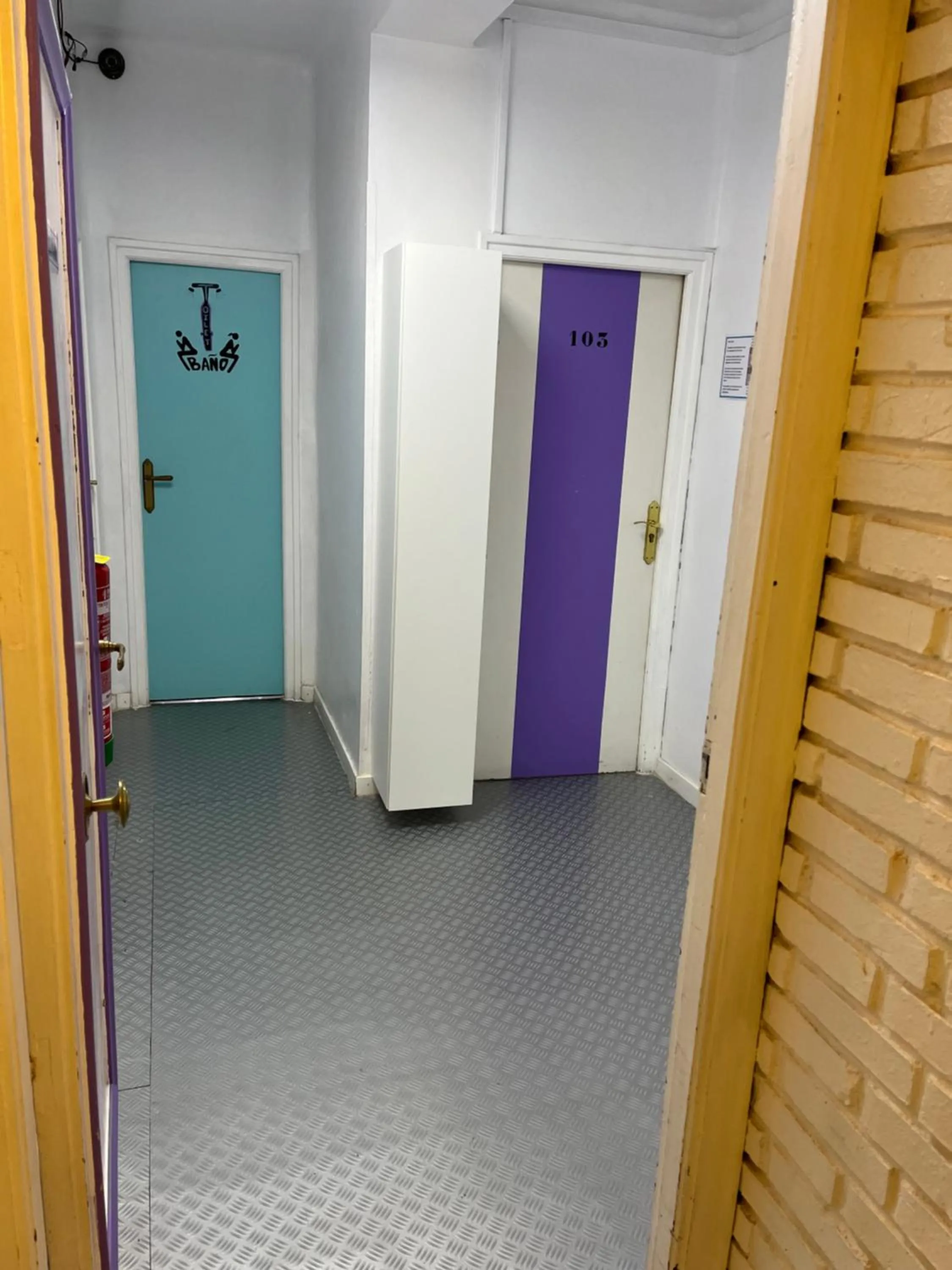 Property building in Casa de Huéspedes Almansa