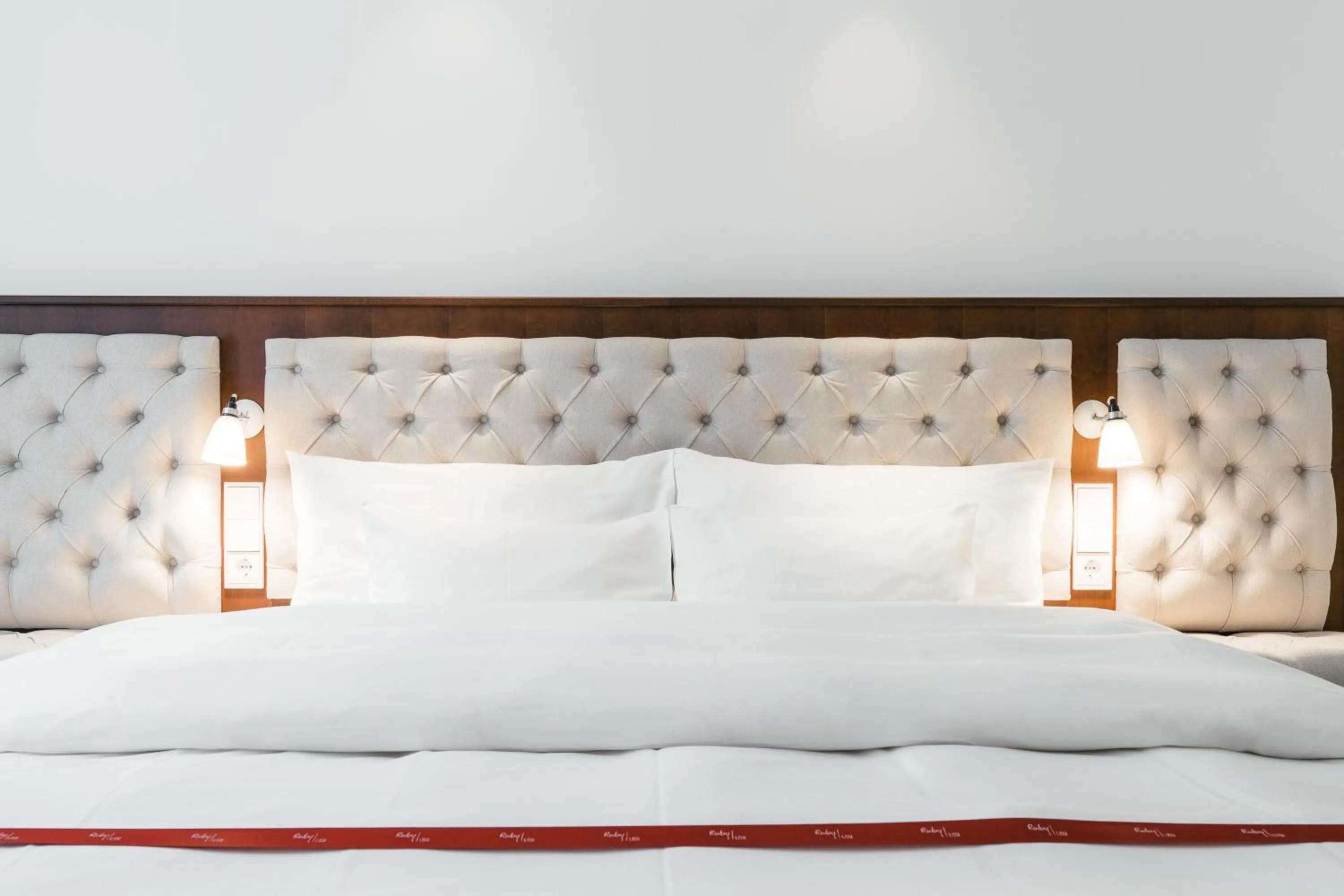 Photo of the whole room, Bed in Ruby Lissi Hotel Vienna