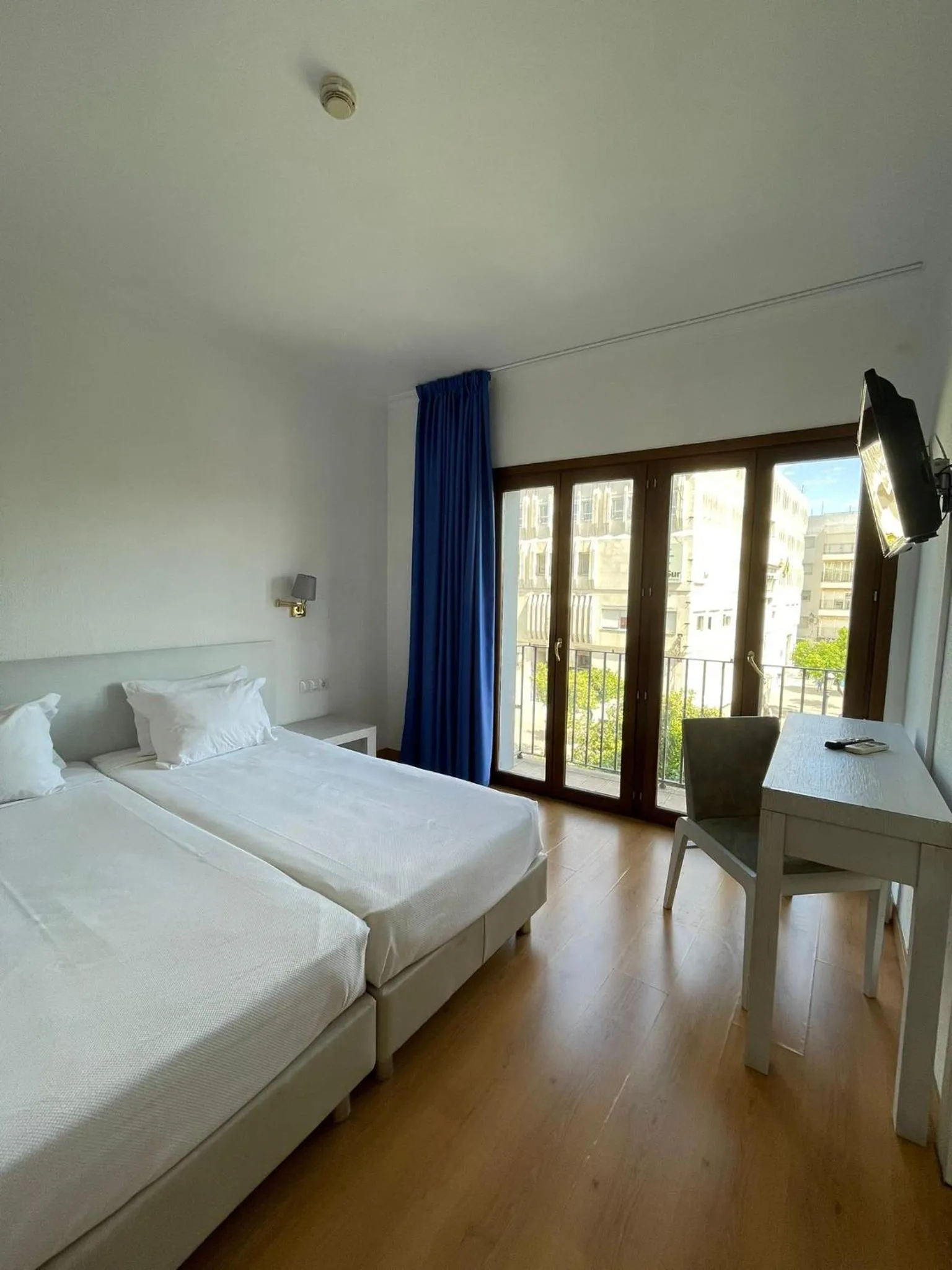 Bedroom, Bed in Hotel Trafalgar